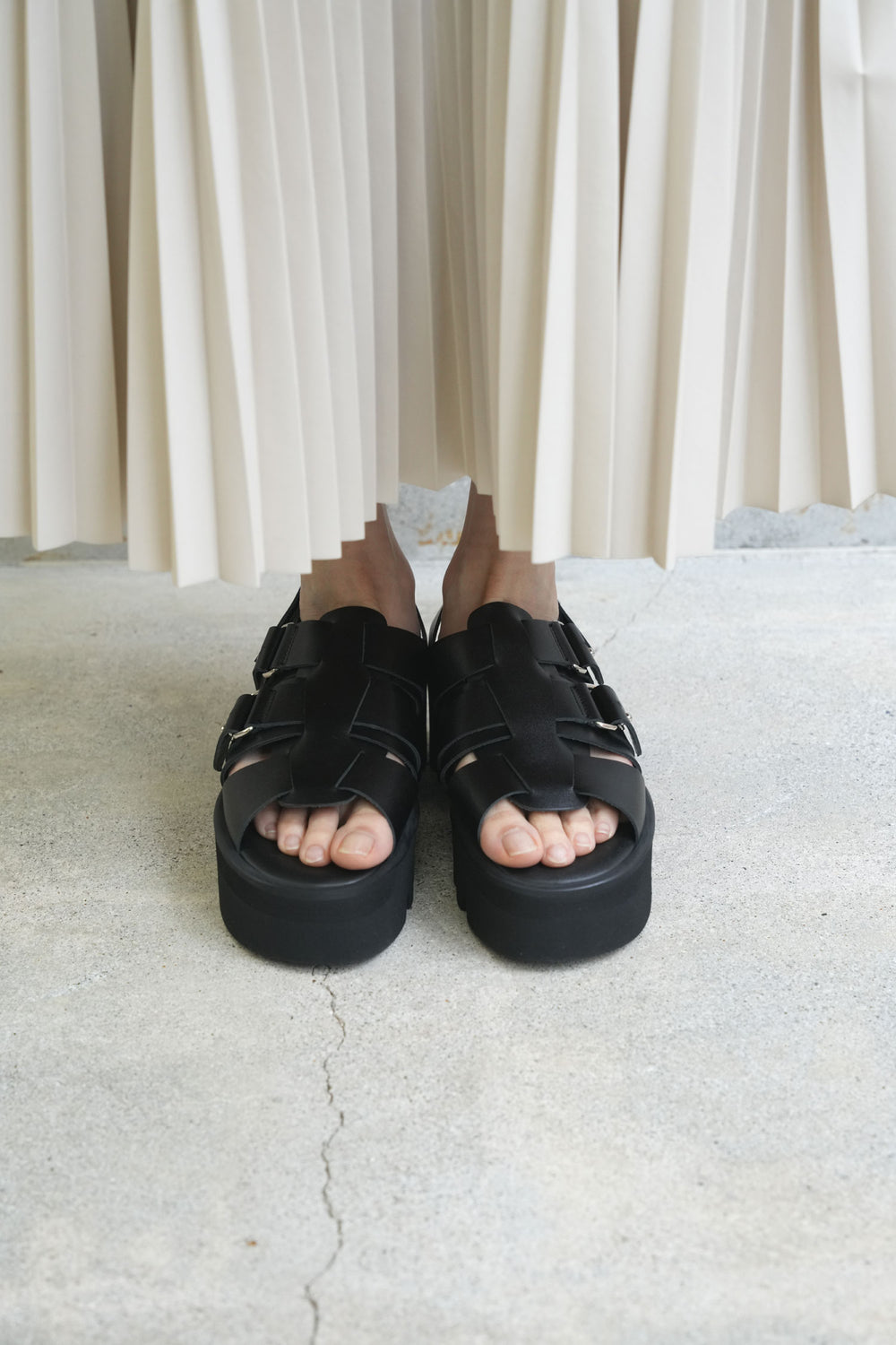 GURKHA SANDAL-BLACK- – OBLIGE