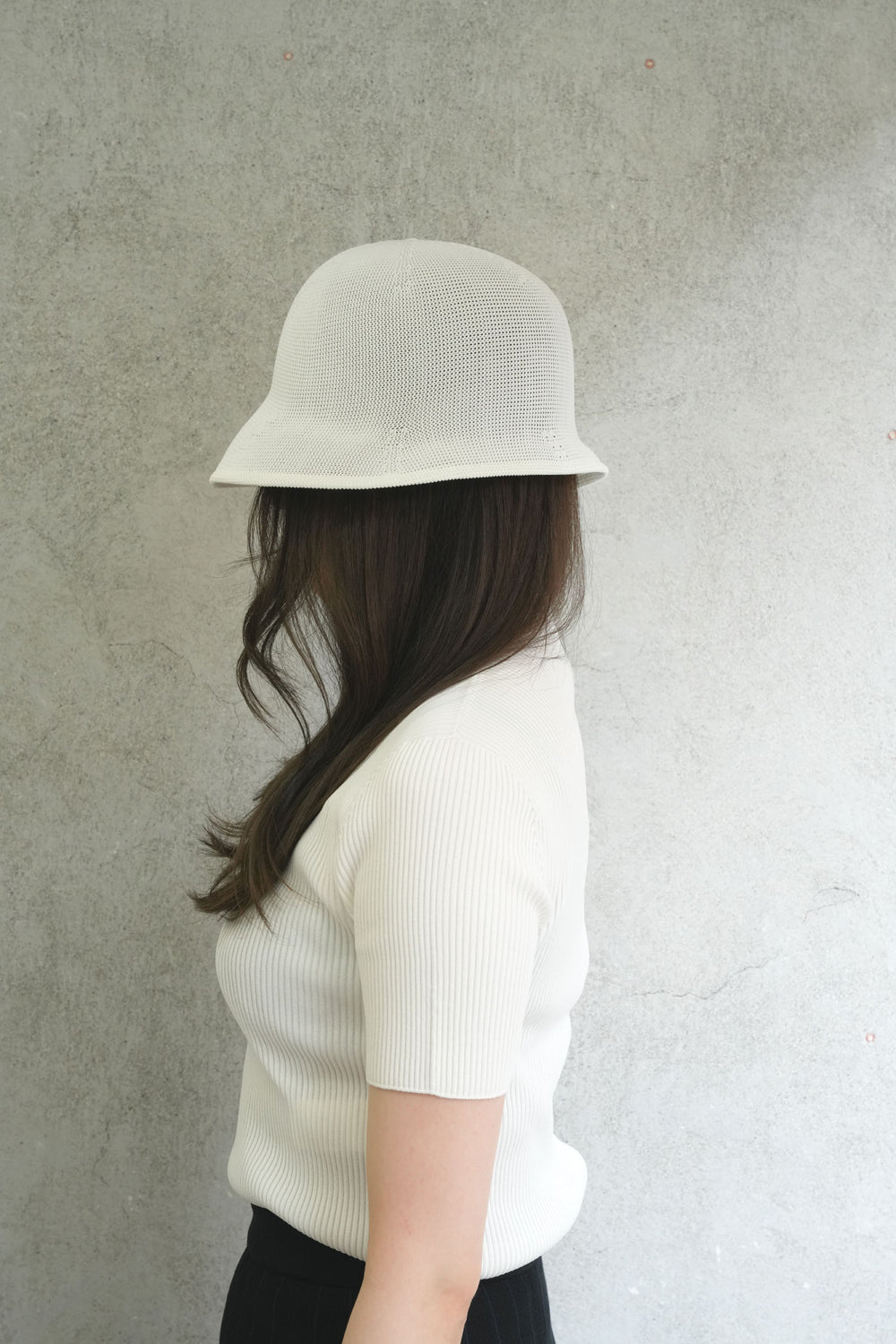 MESH KNIT ASYMMETRIC HAT – OBLIGE