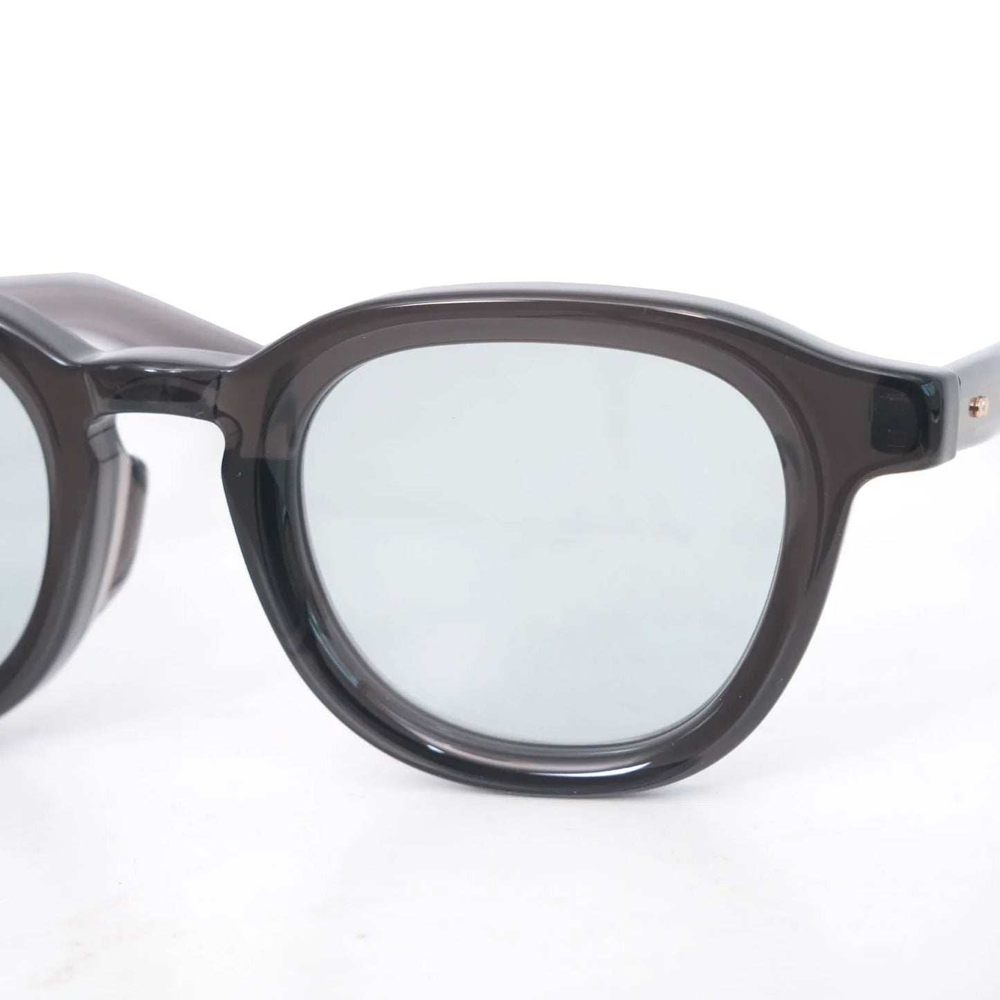 
                  
                    DAHVEN 47 GREY JPN LTD 18-GREY
                  
                