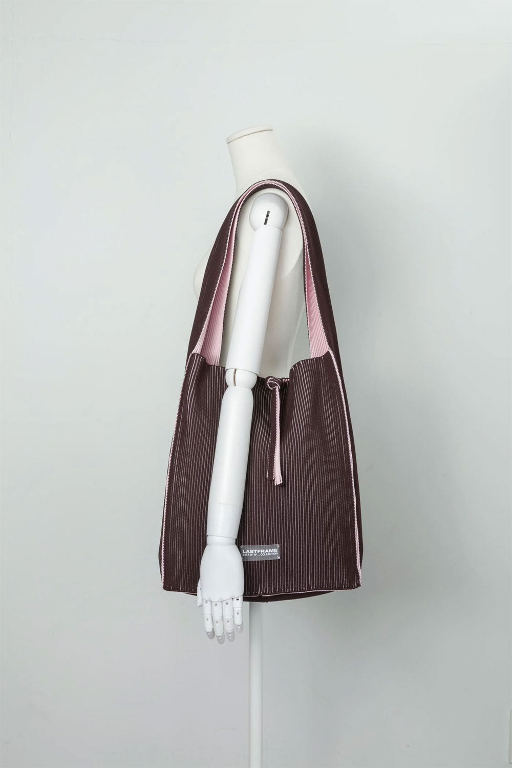 
                  
                    TASUKI TOTE LARGE
                  
                