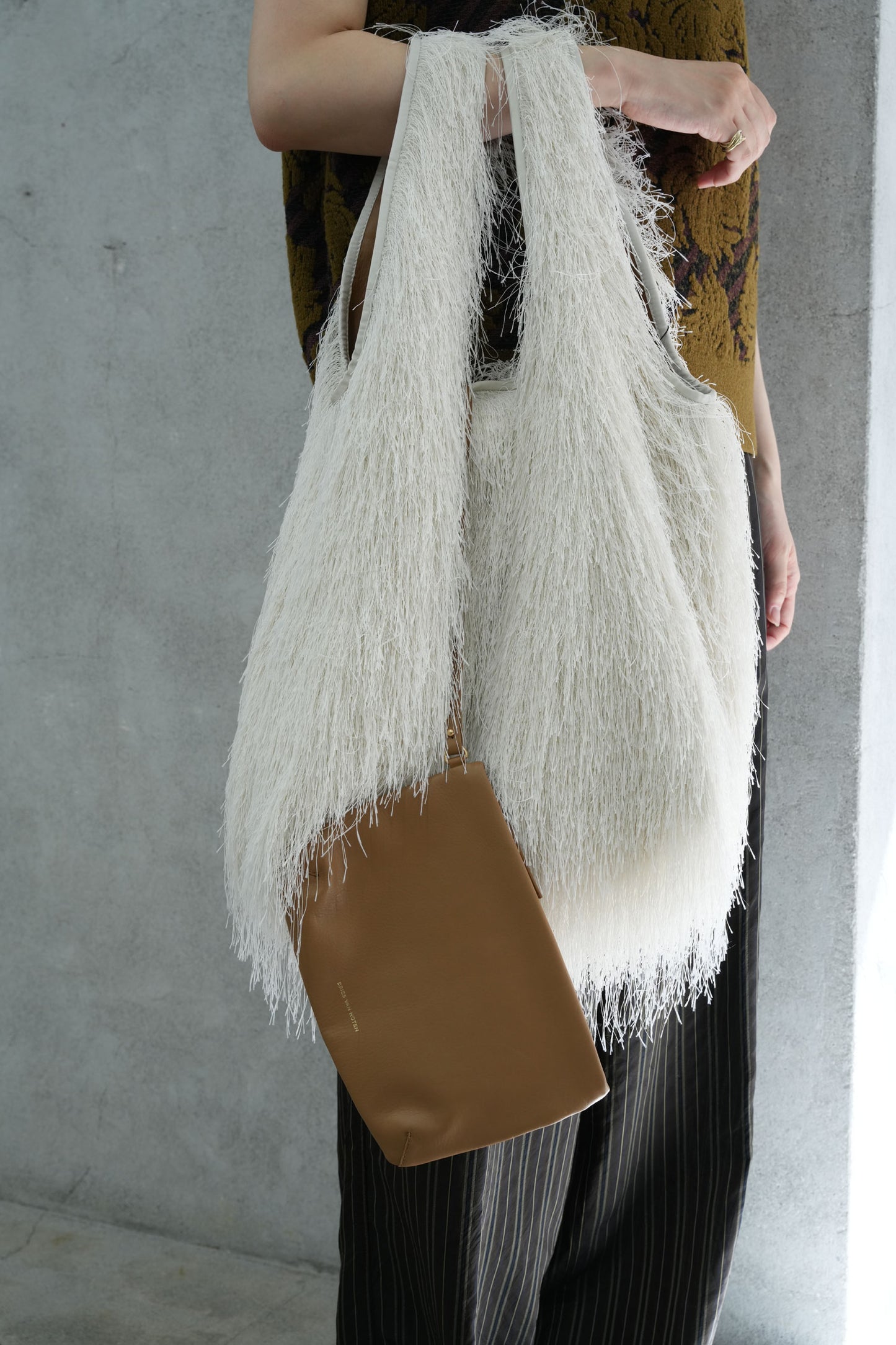 
                  
                    BW252-MARCHI145-2031 -DARK GRAY
                  
                