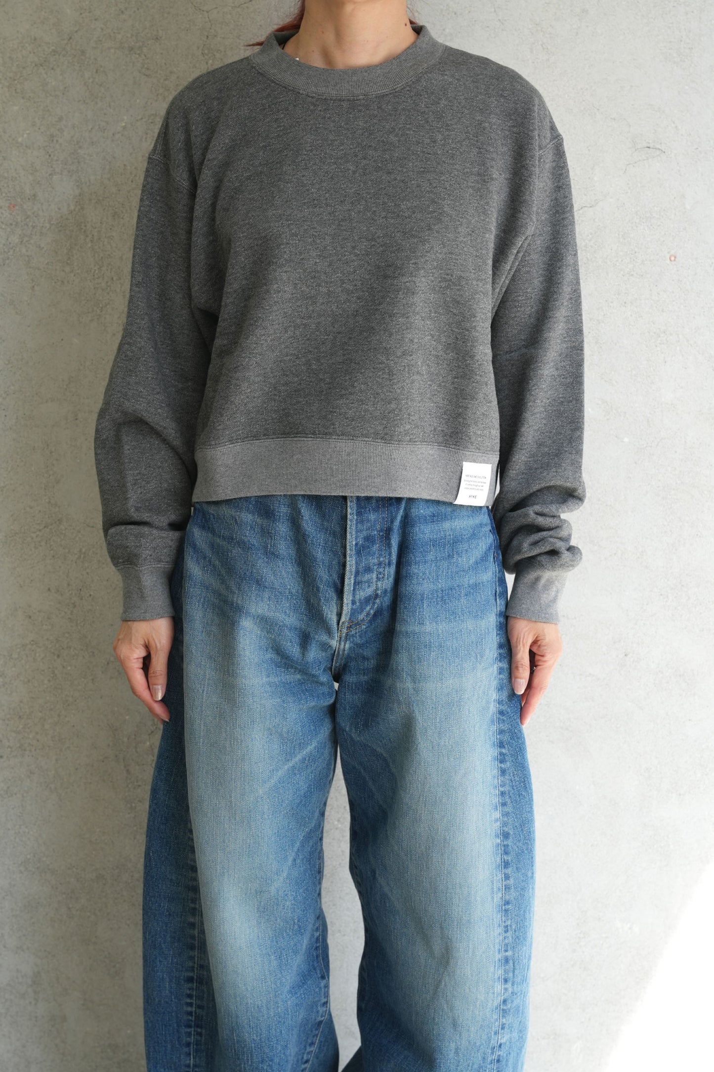 
                  
                    CROPPED SWEAT SHIRT -CHARCOAL-
                  
                