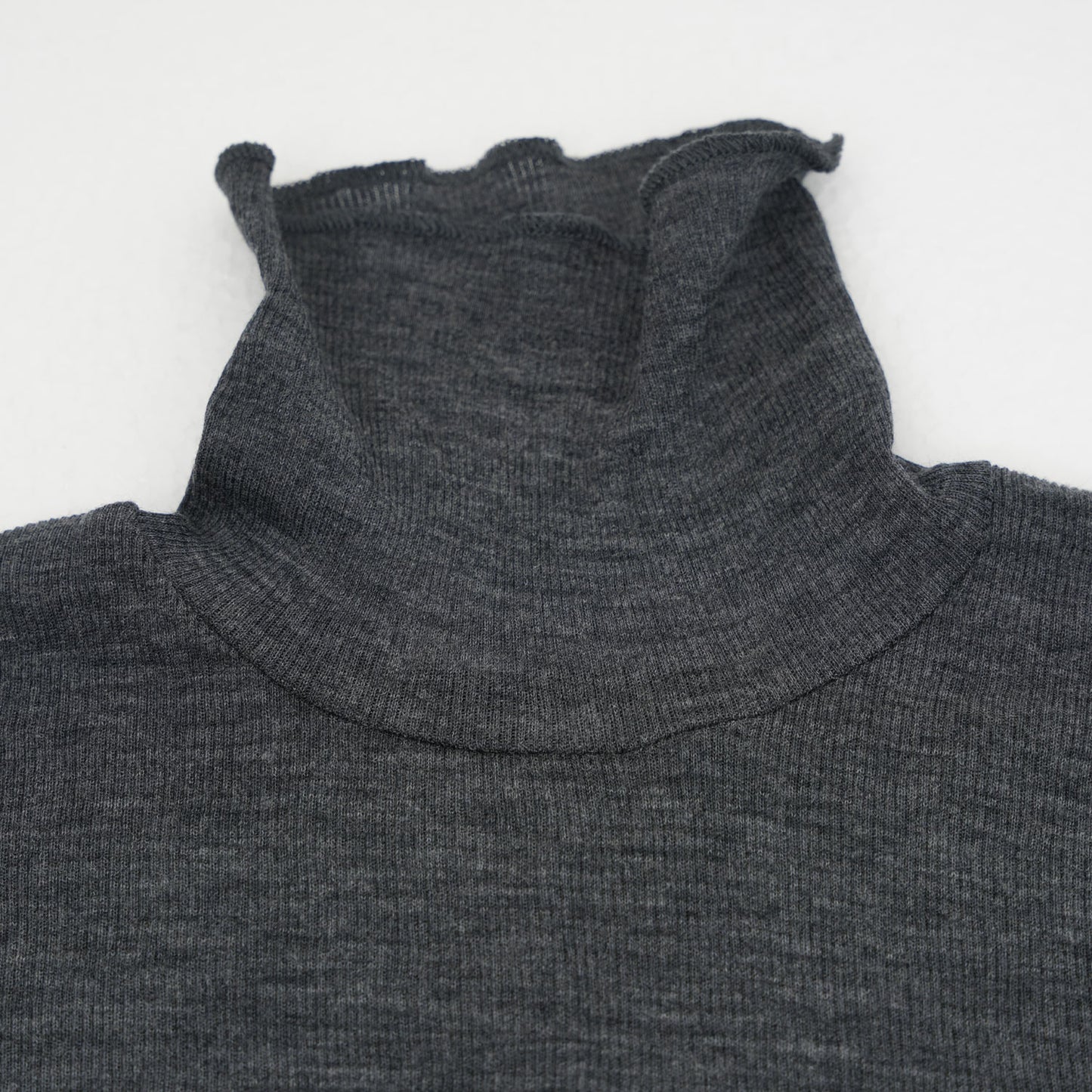 
                  
                    Pure Merino Wool Turtleneck Top -GRAY-
                  
                