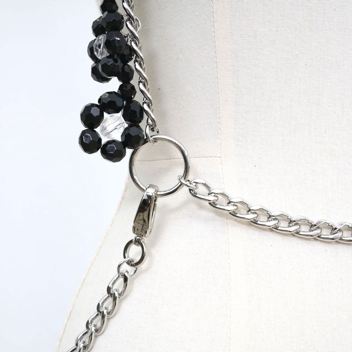 
                  
                    ビーズハーネス-BLACK-
                  
                