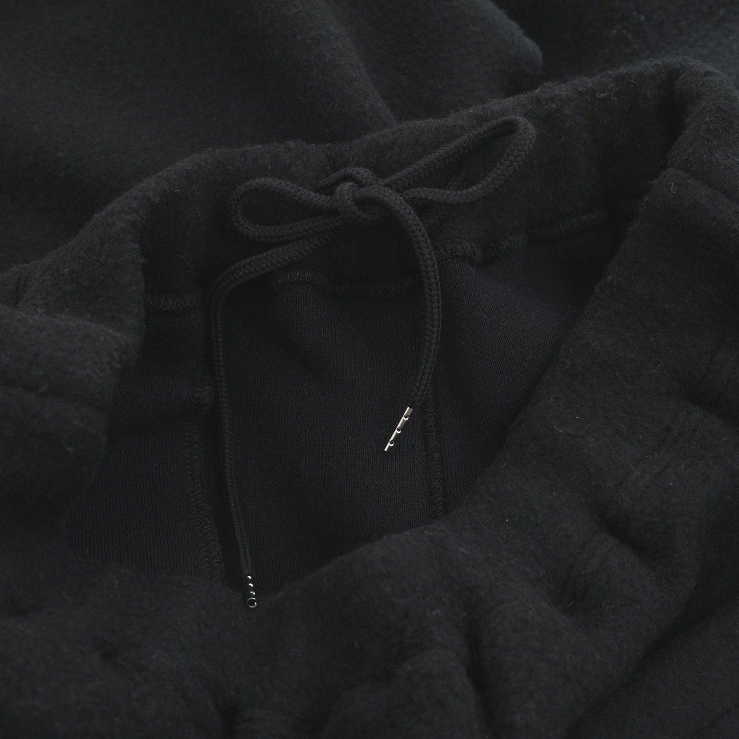 
                  
                    CROPPED BUGGY SWEAT PANTS -BLACK-
                  
                