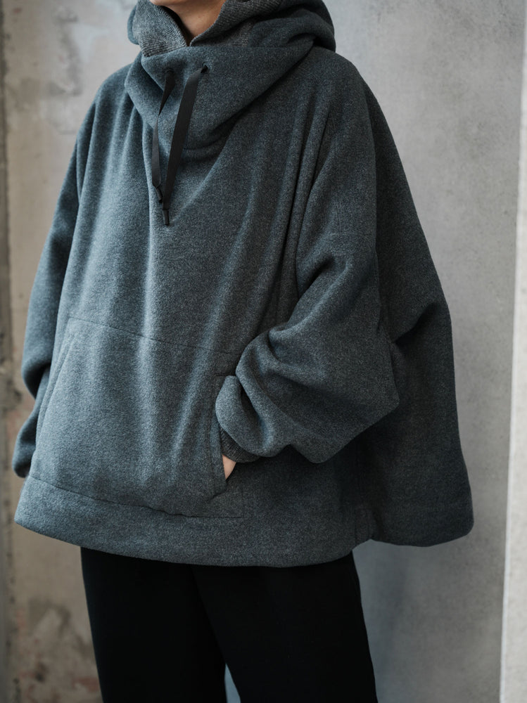 
                  
                    KNOLL CROPPED HOODY
                  
                