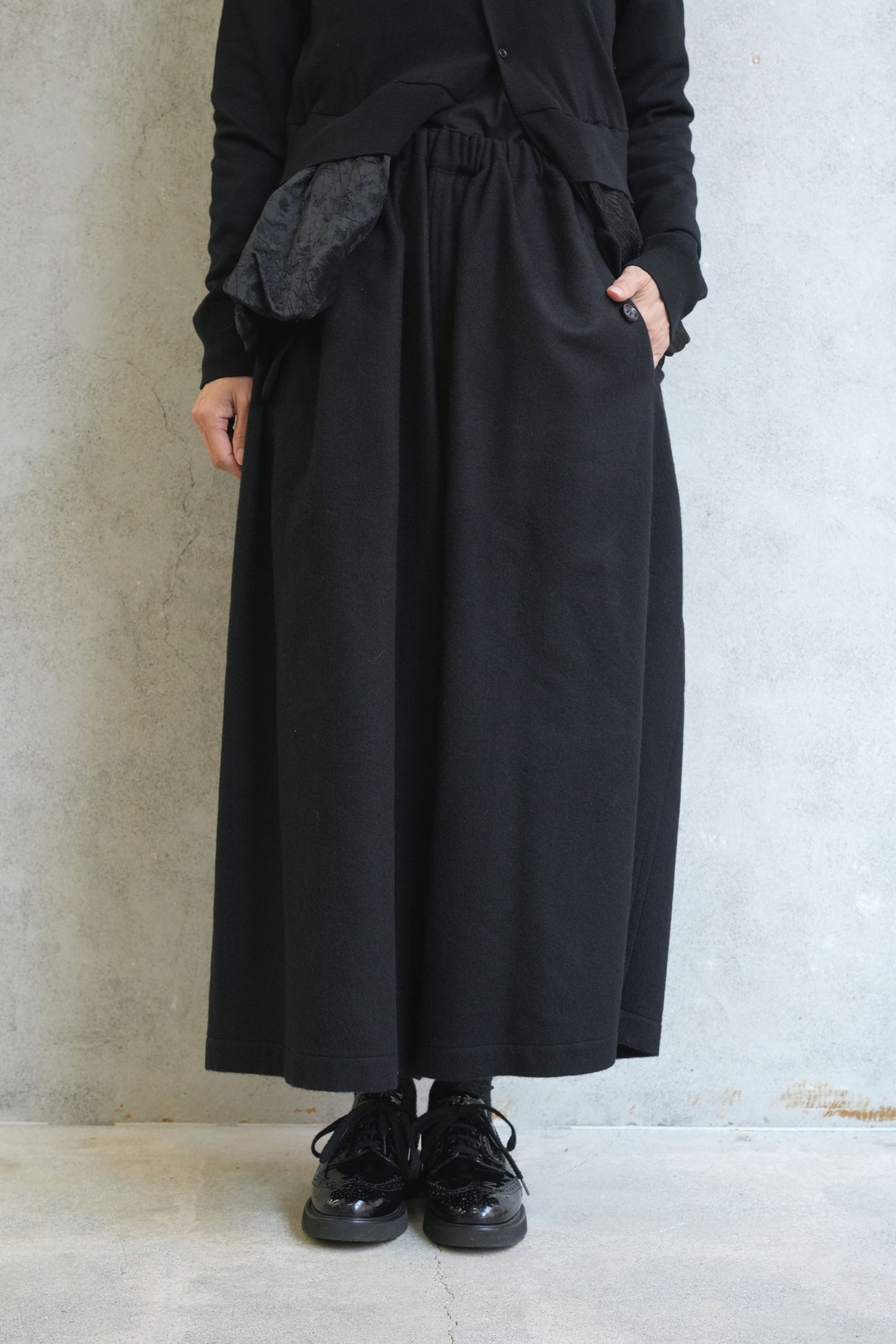 
                  
                    ウールエステルクロスパンツ-TOPGREY-
                  
                