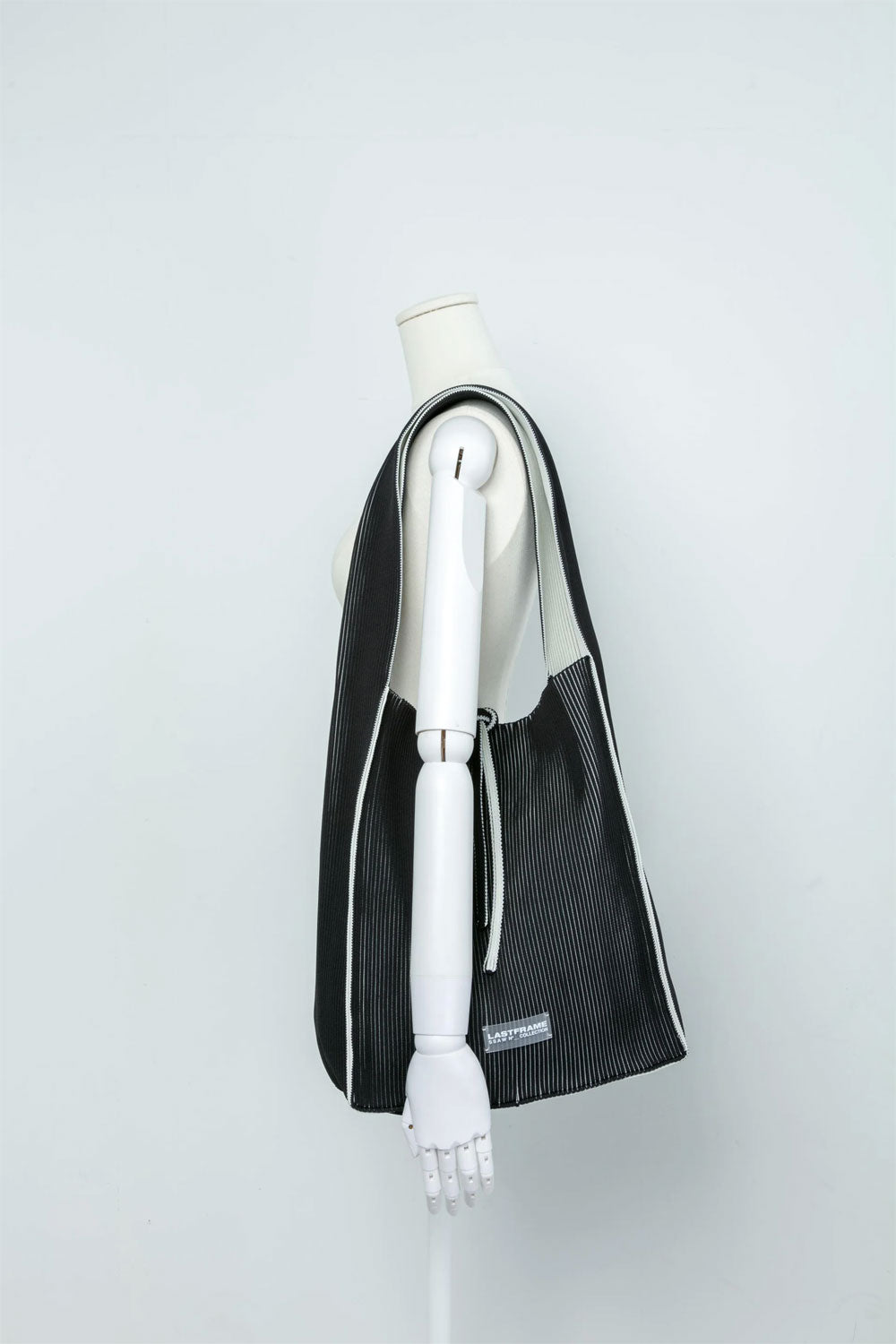 
                  
                    TASUKI TOTE LARGE
                  
                