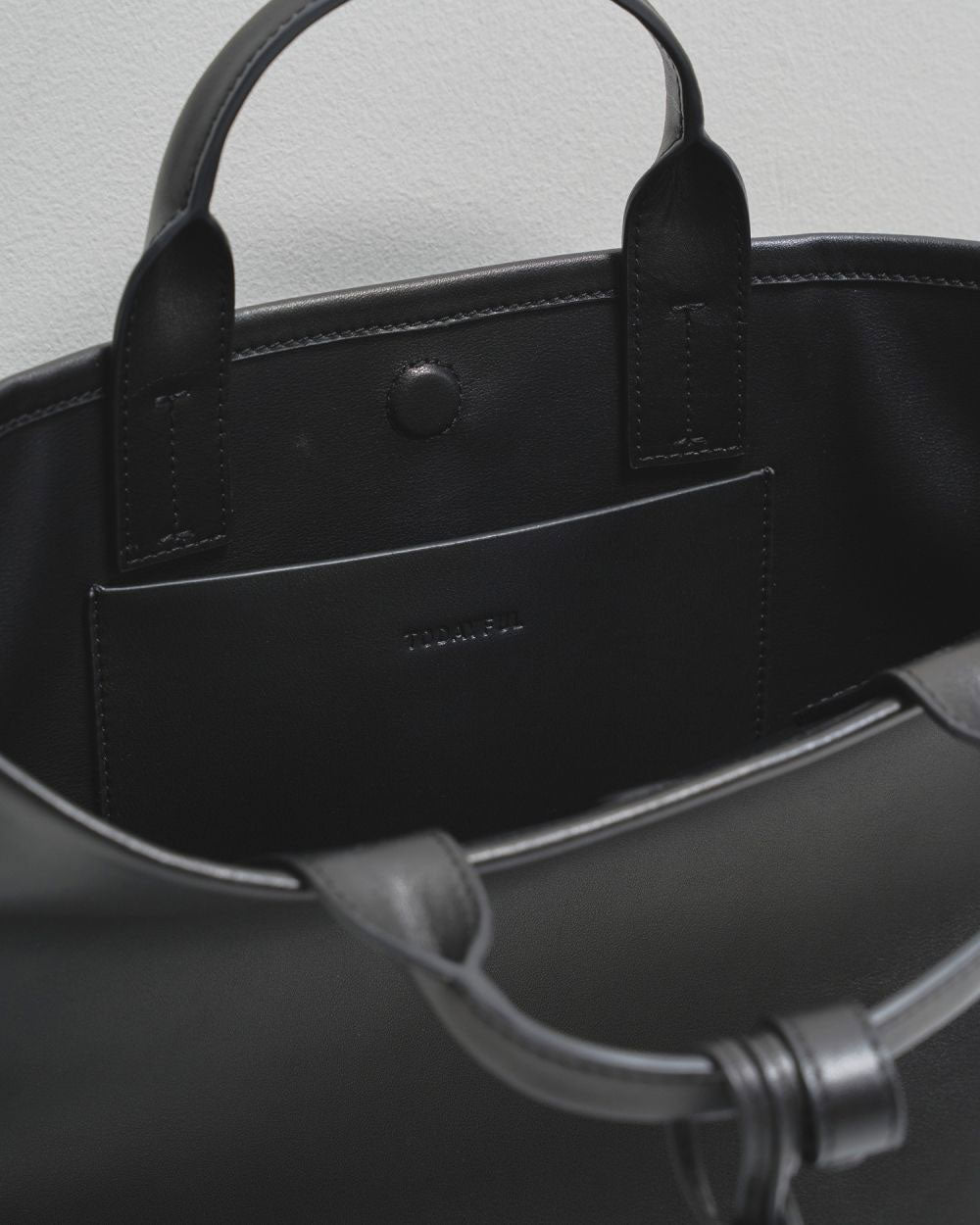 
                  
                    Useful Leather Bag(L)
                  
                