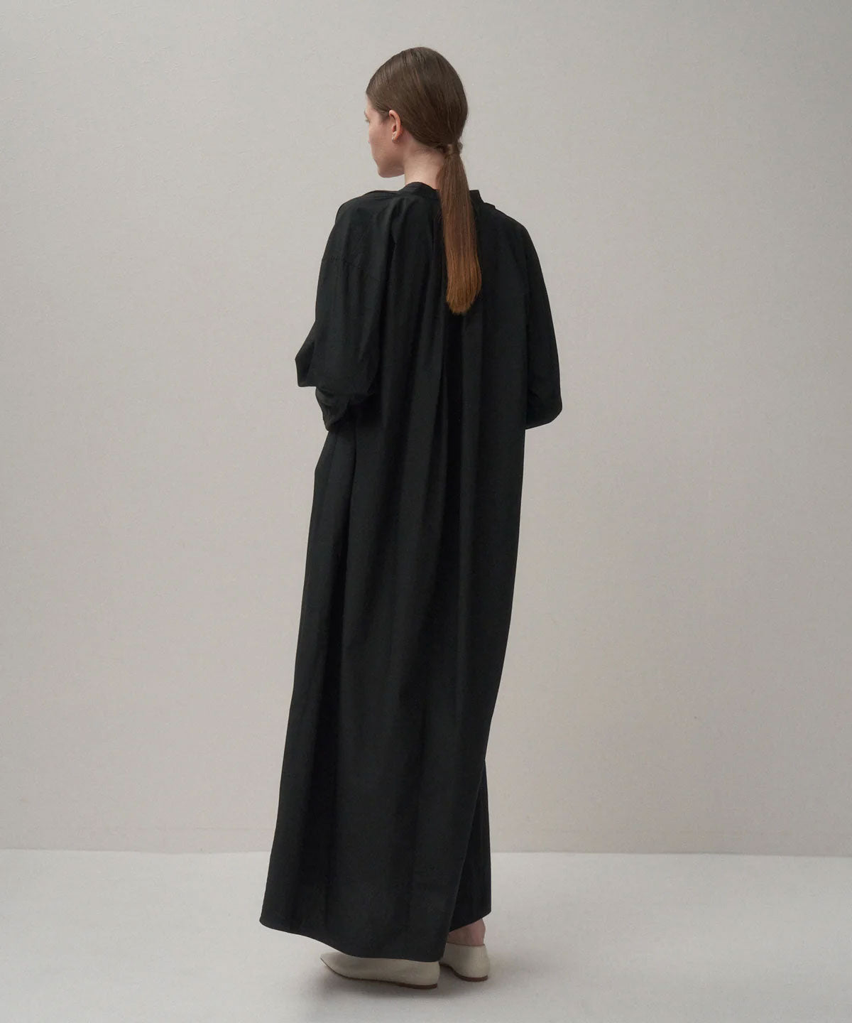 
                  
                    NATURAL DYED COTTON LAWN | TUCKED LONG SLEEVE DRESS-BLACK-
                  
                