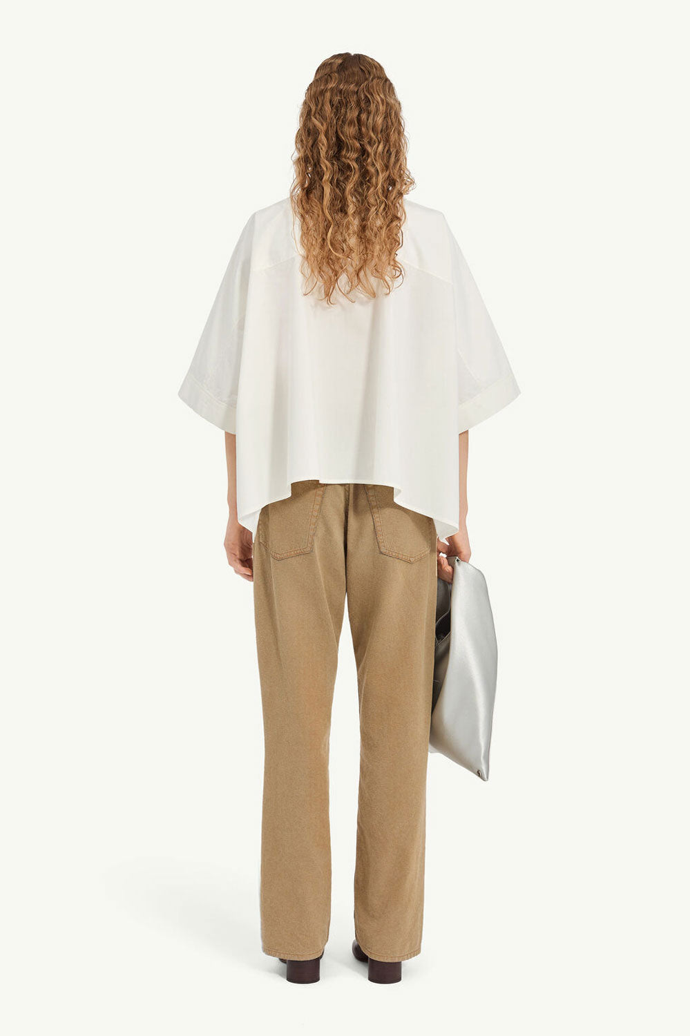 
                  
                    Cropped shirt -WHITE-
                  
                