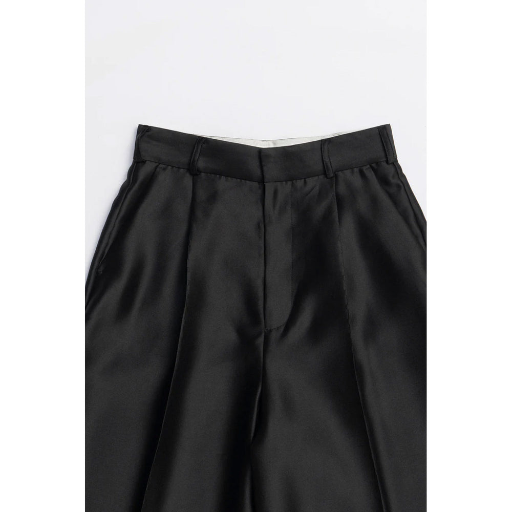 
                  
                    Organza Bermuda Pants-BLACK-
                  
                