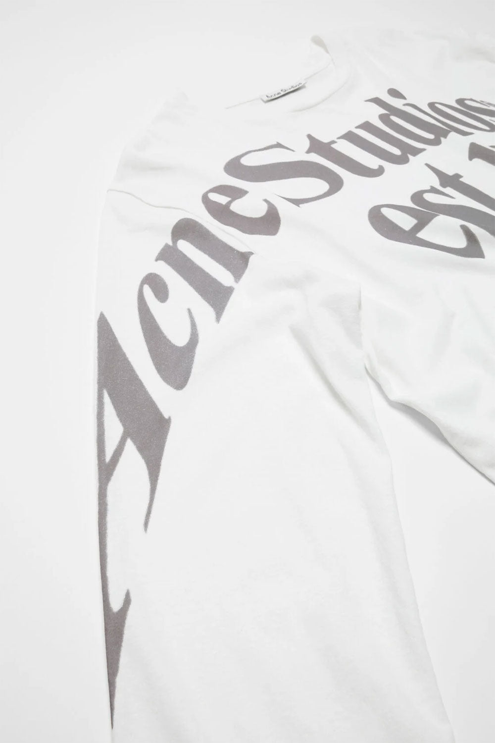
                  
                    Logo T-shirt - Relaxed Fit -OFF WHITE-
                  
                