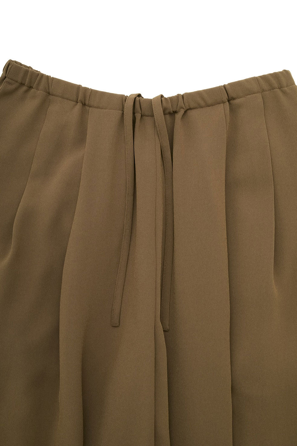 
                  
                    DRAWSTRING LOOSE TUCK PANTS
                  
                