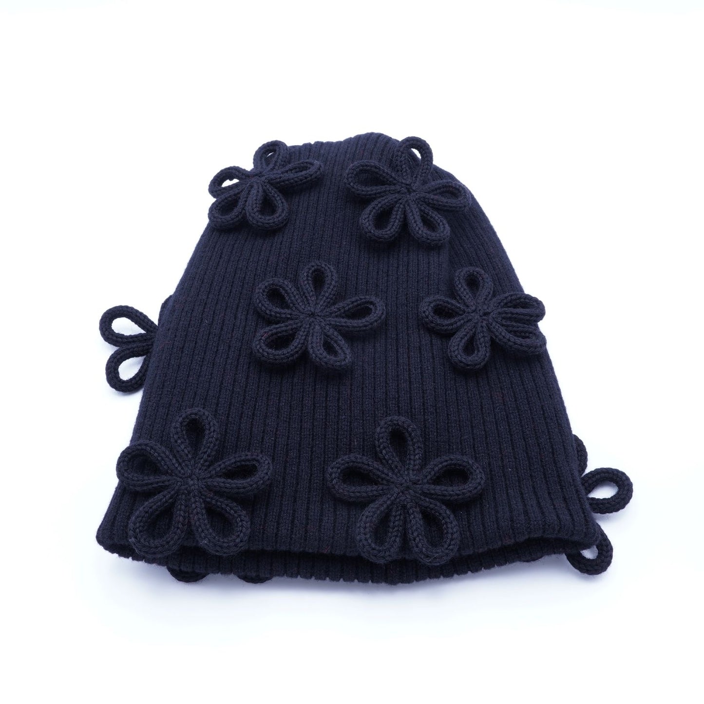 
                  
                    Flower-motif Knit hat
                  
                
