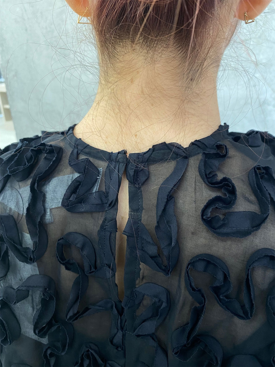
                  
                    オーガンジー刺繍リボンTOPS -BLACK-
                  
                
