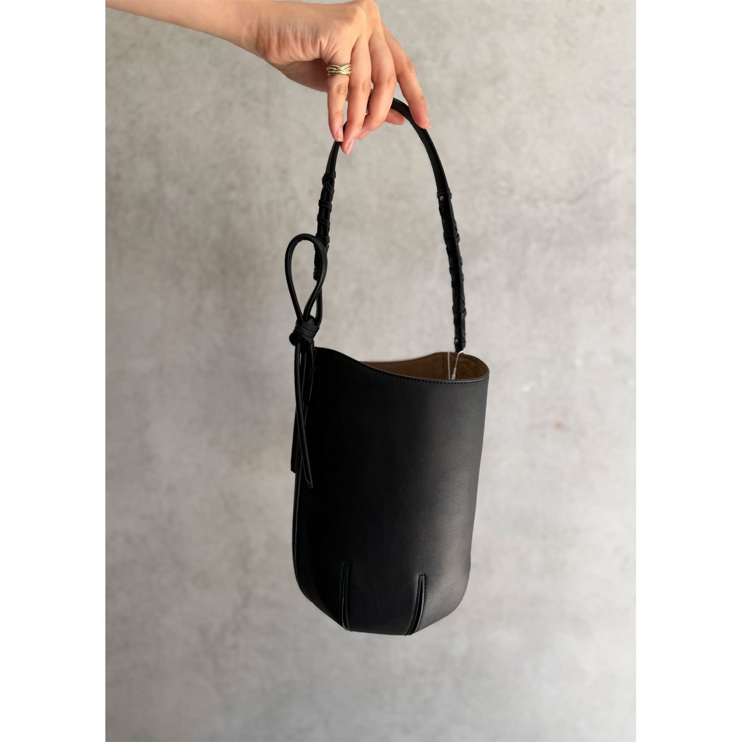 
                  
                    Mame Kurogouchi with Tsuchiya Kaban Small Mayu Bucket Bag - black
                  
                
