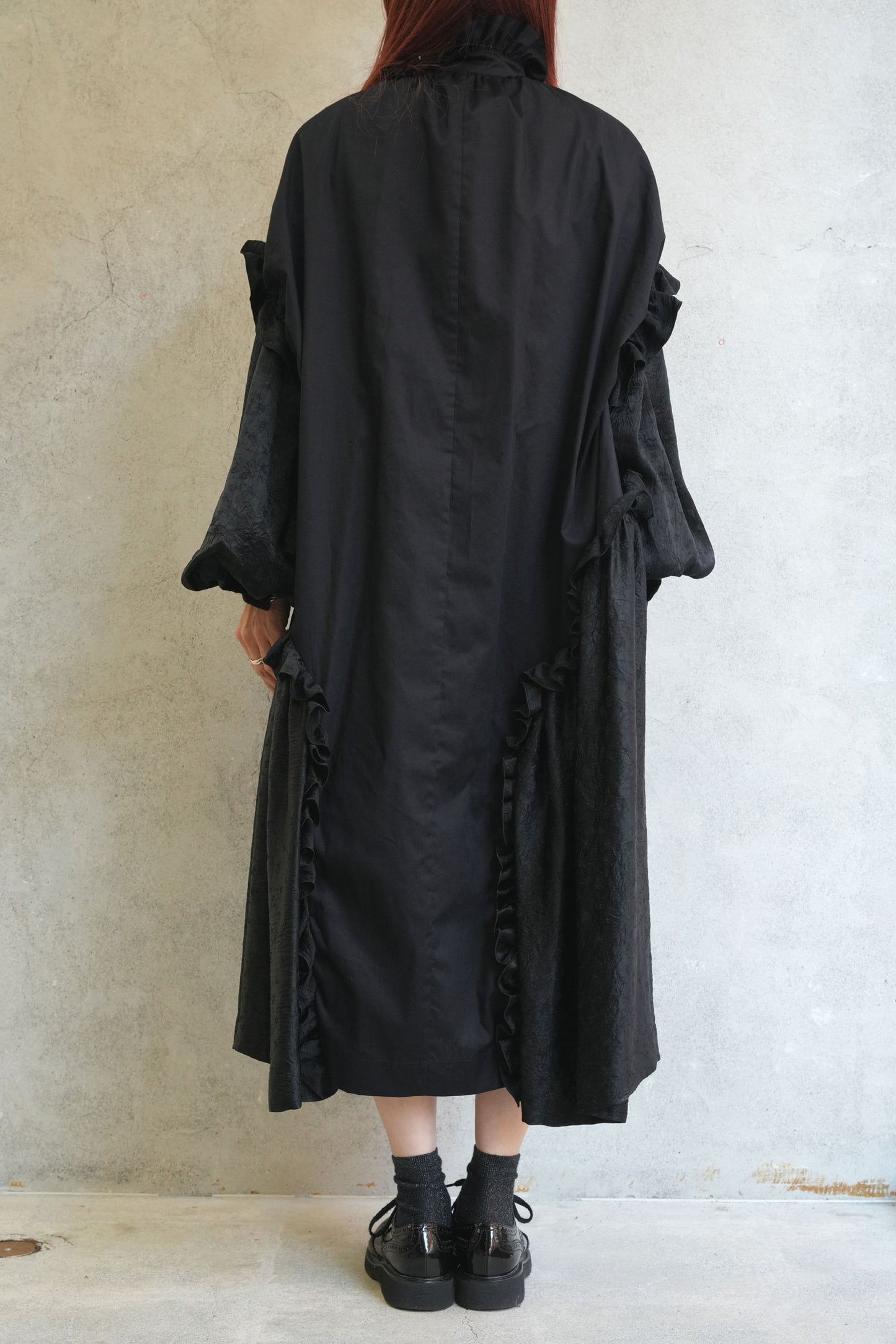 
                  
                    綿ブロード×アセテートサテンシャツワンピース-BLACK-
                  
                