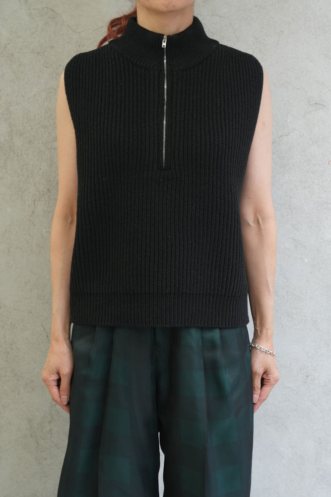 
                  
                    RIBBED KNIT WOOL VEST-BLACK-
                  
                