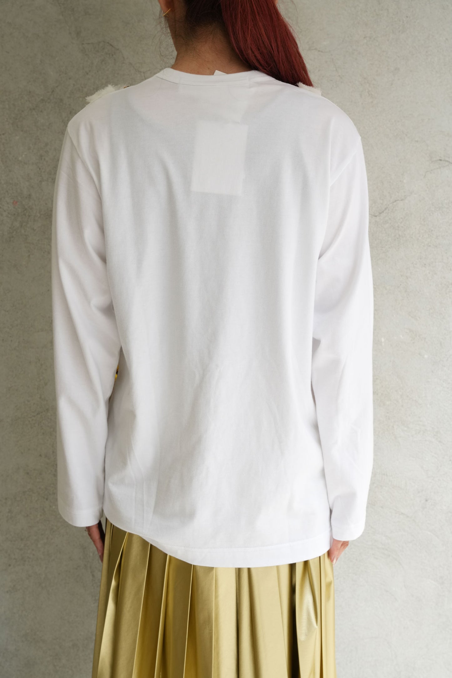 
                  
                    チュール刺繍カットソー-WHITE×GOLD-
                  
                