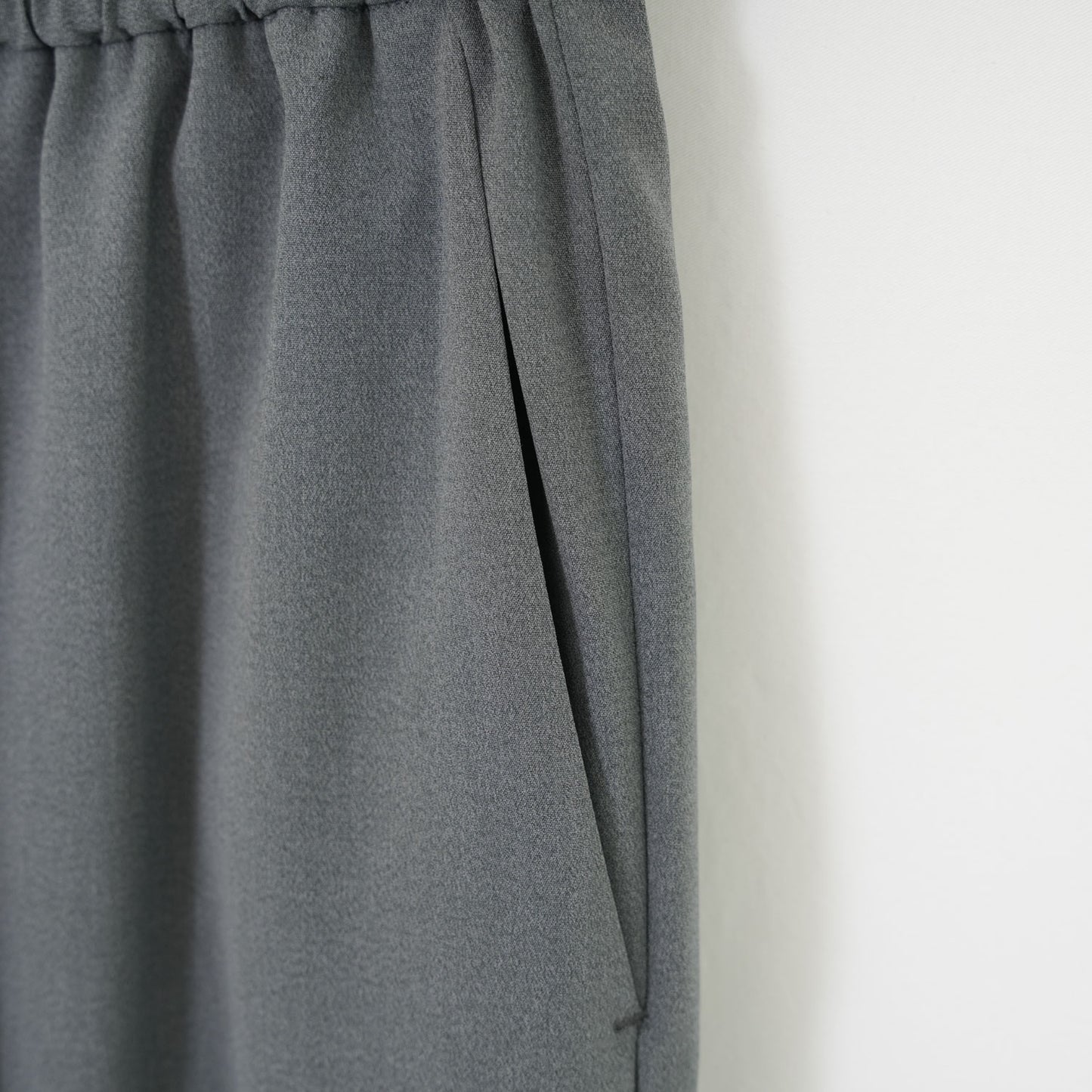 
                  
                    STRETCH TAPERED PANTS-GREEN-
                  
                