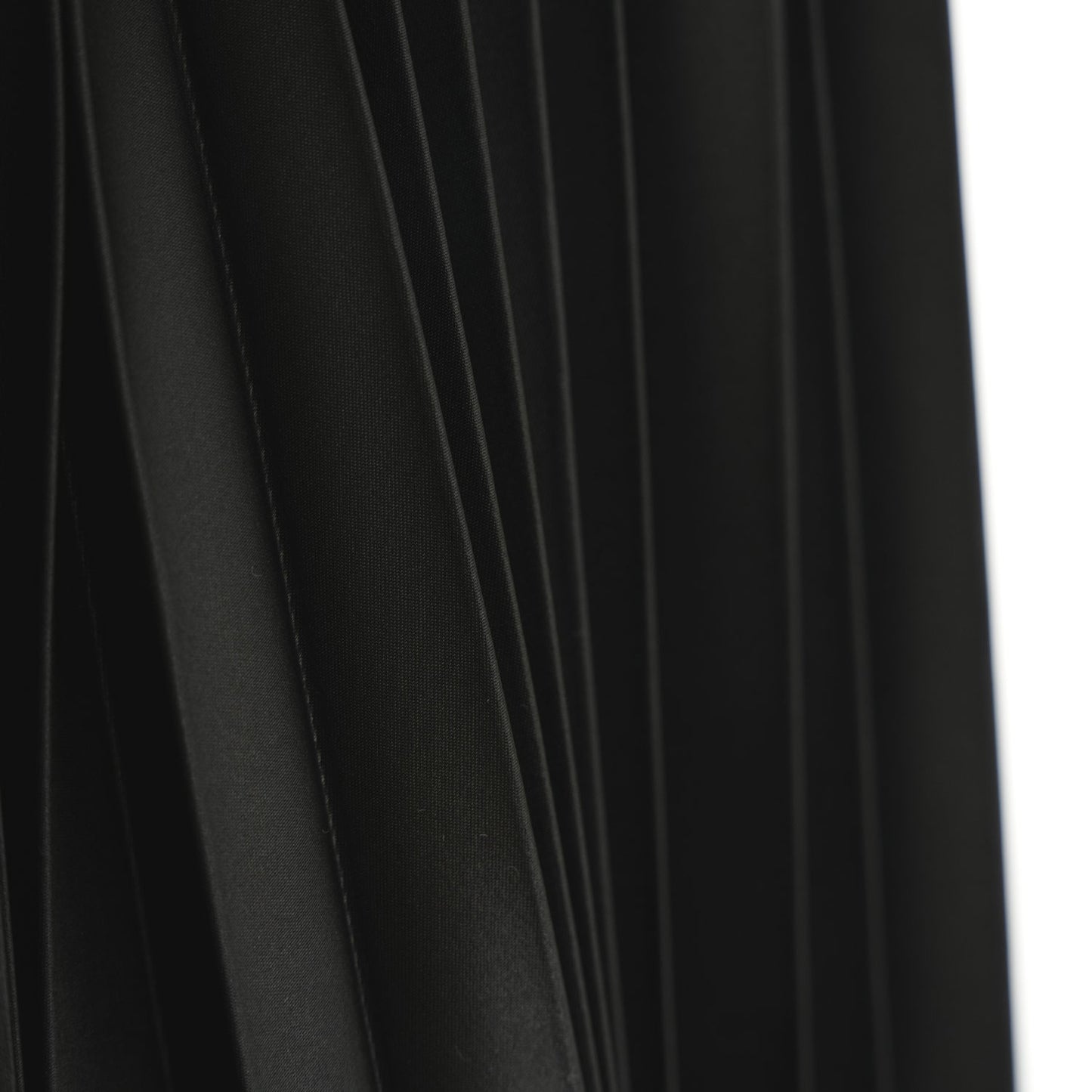 
                  
                    エステルサテンプリーツスカート-BLACK-
                  
                