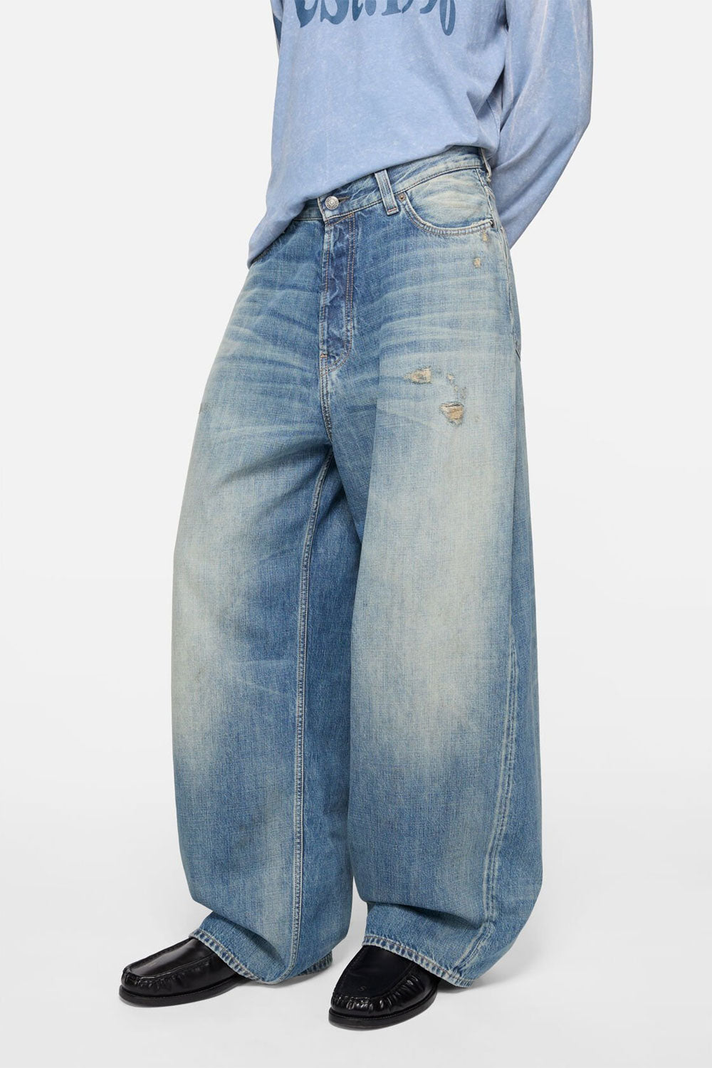 
                  
                    ACNE STUDIOS 2023 U -DAYBREAK-
                  
                