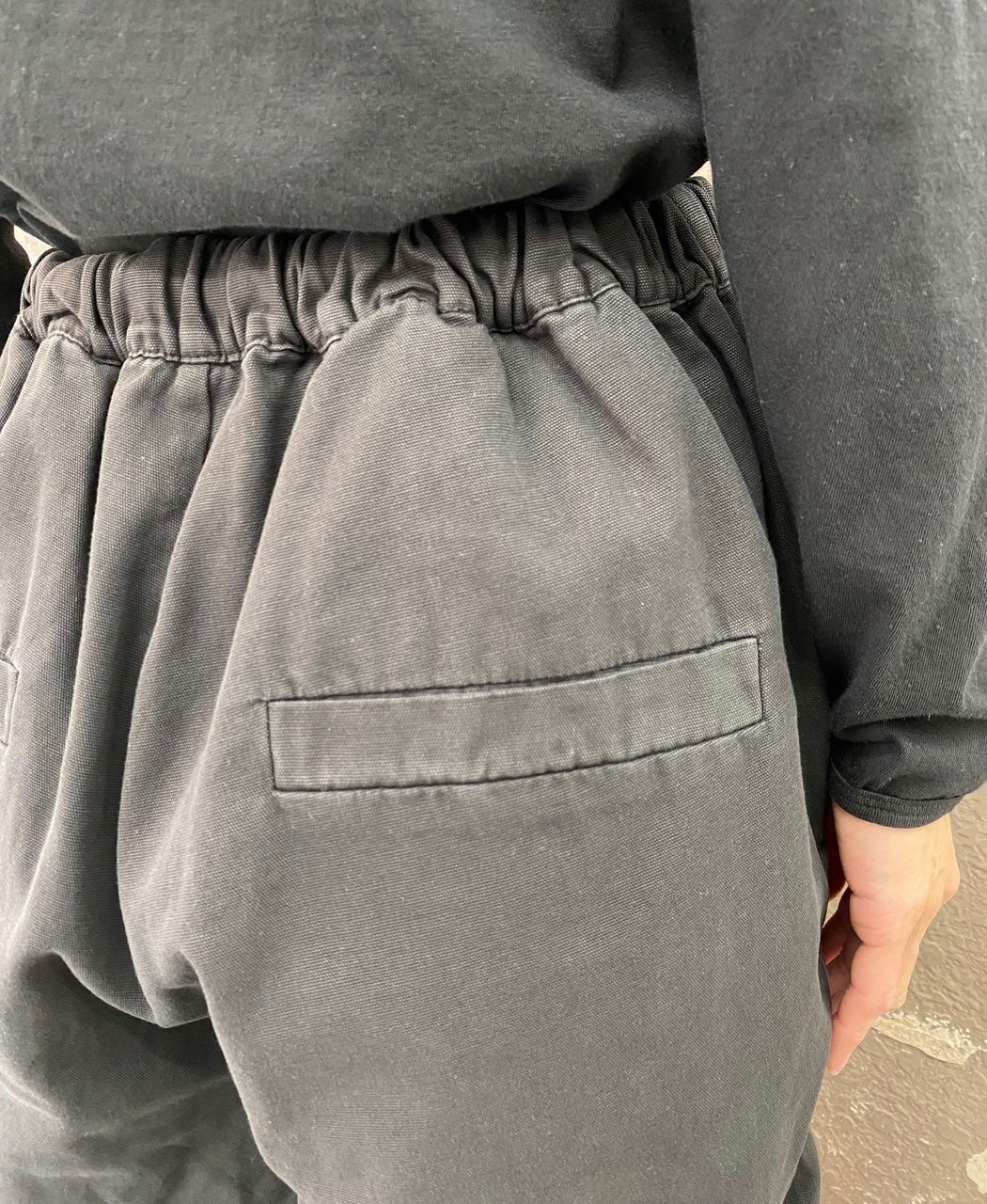 
                  
                    THIN CANVAS DRAPED TROUSERS-BLACK-
                  
                