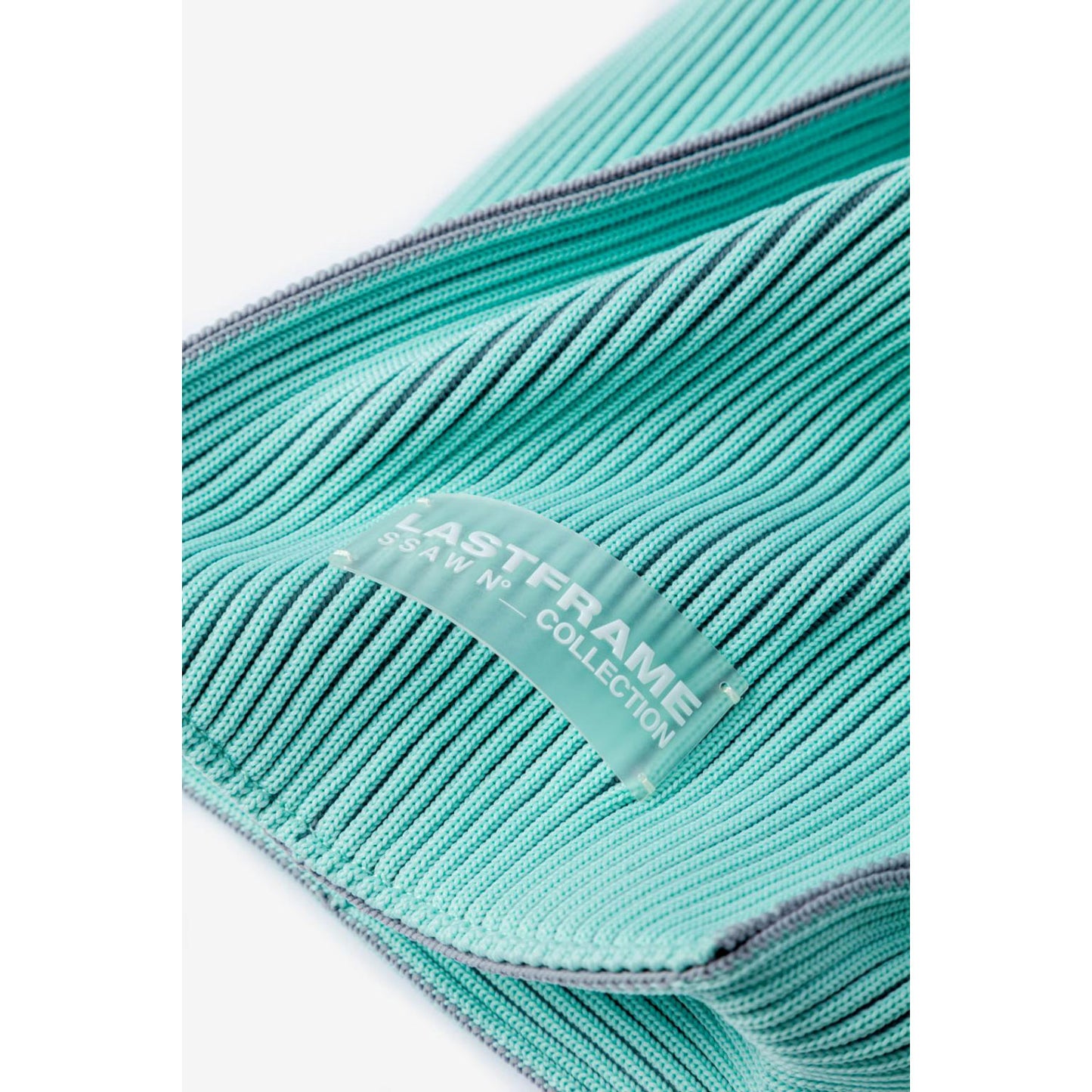 
                  
                    KASANE REVERSIBLE TASUKI TOTE MINI -MINT GREEN×GRAY-
                  
                