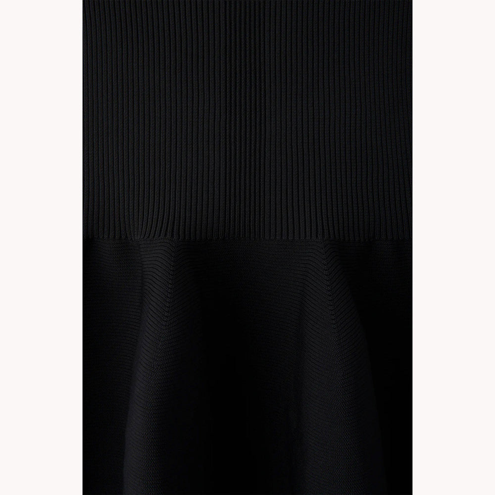 POTTERY SLEEVELESS BUST FLARE TOP -BLACK- – OBLIGE