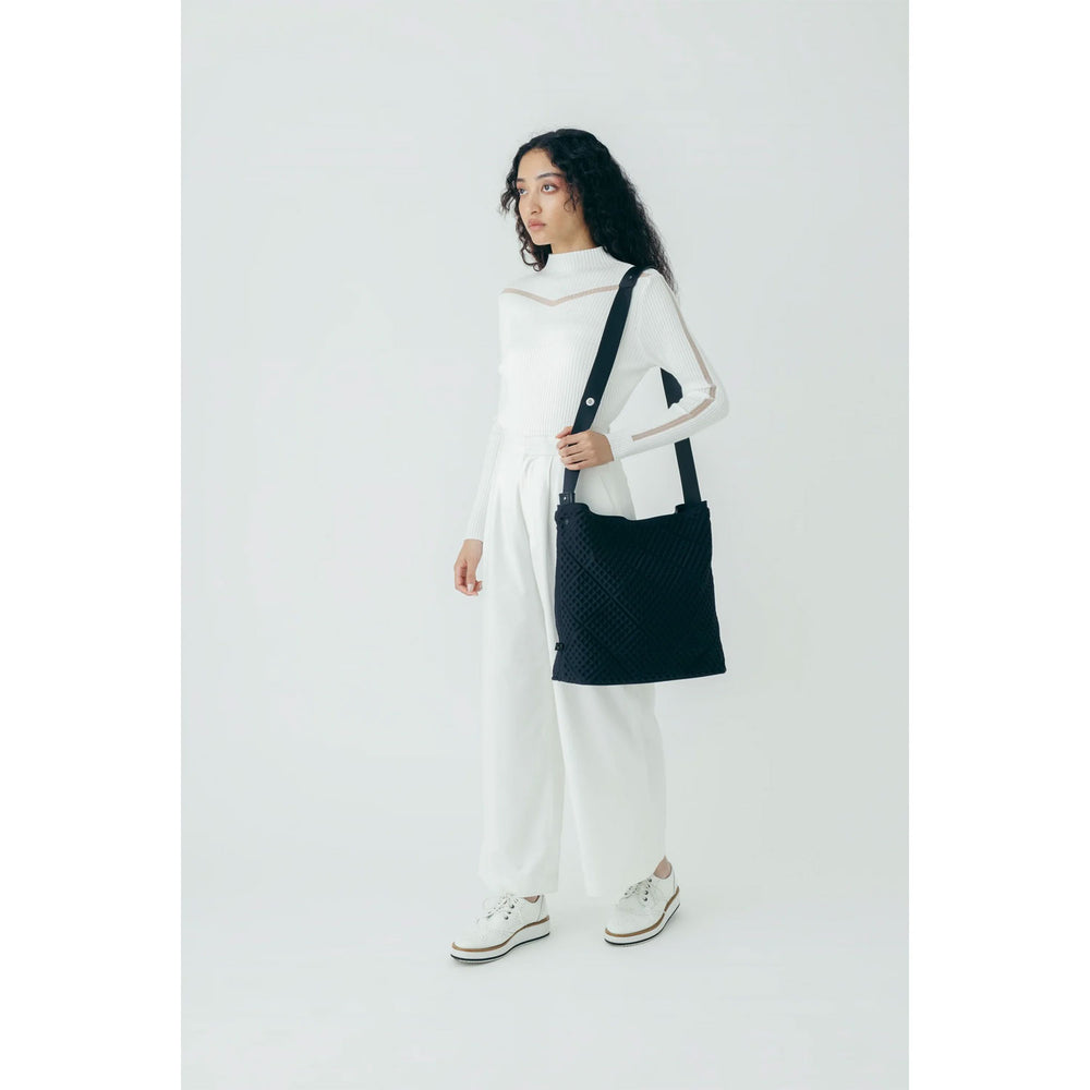 
                  
                    WAF-FUL ONE TOTE 2-Ice gray-
                  
                