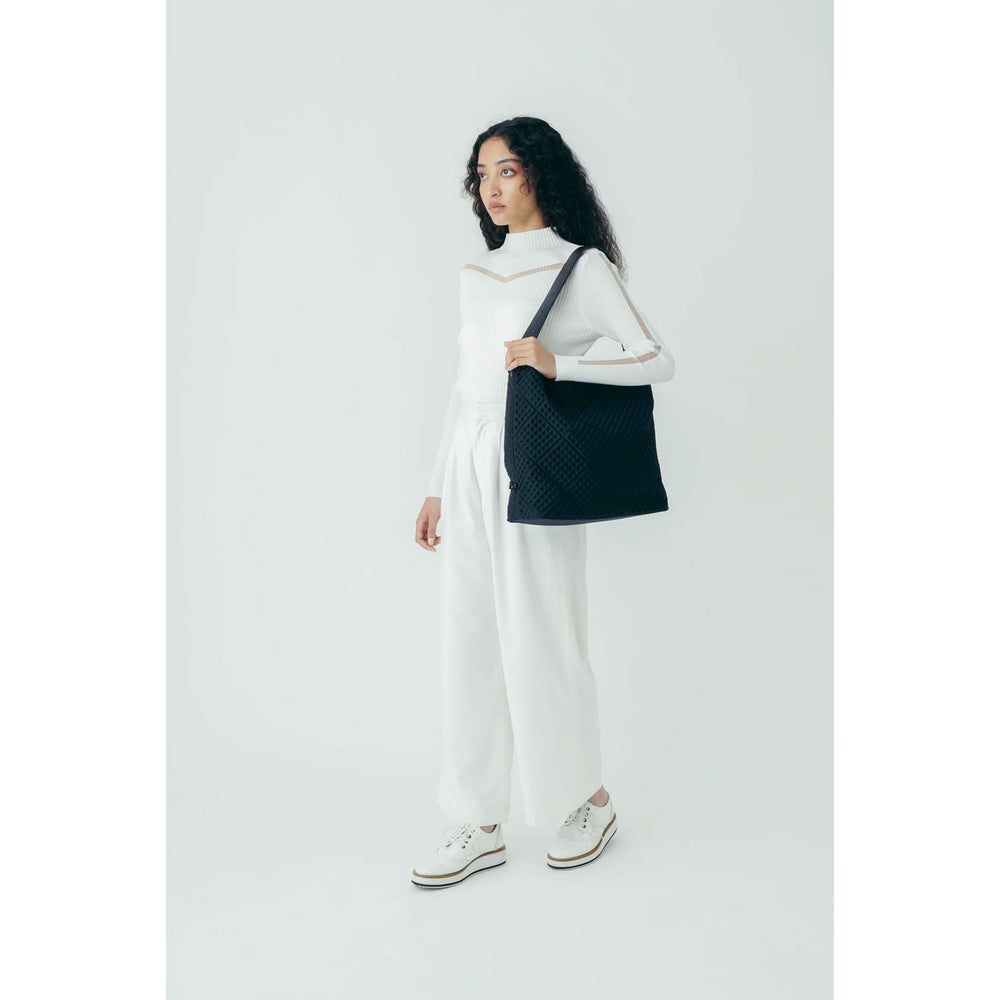 
                  
                    WAF-FUL ONE TOTE 2-Ice gray-
                  
                