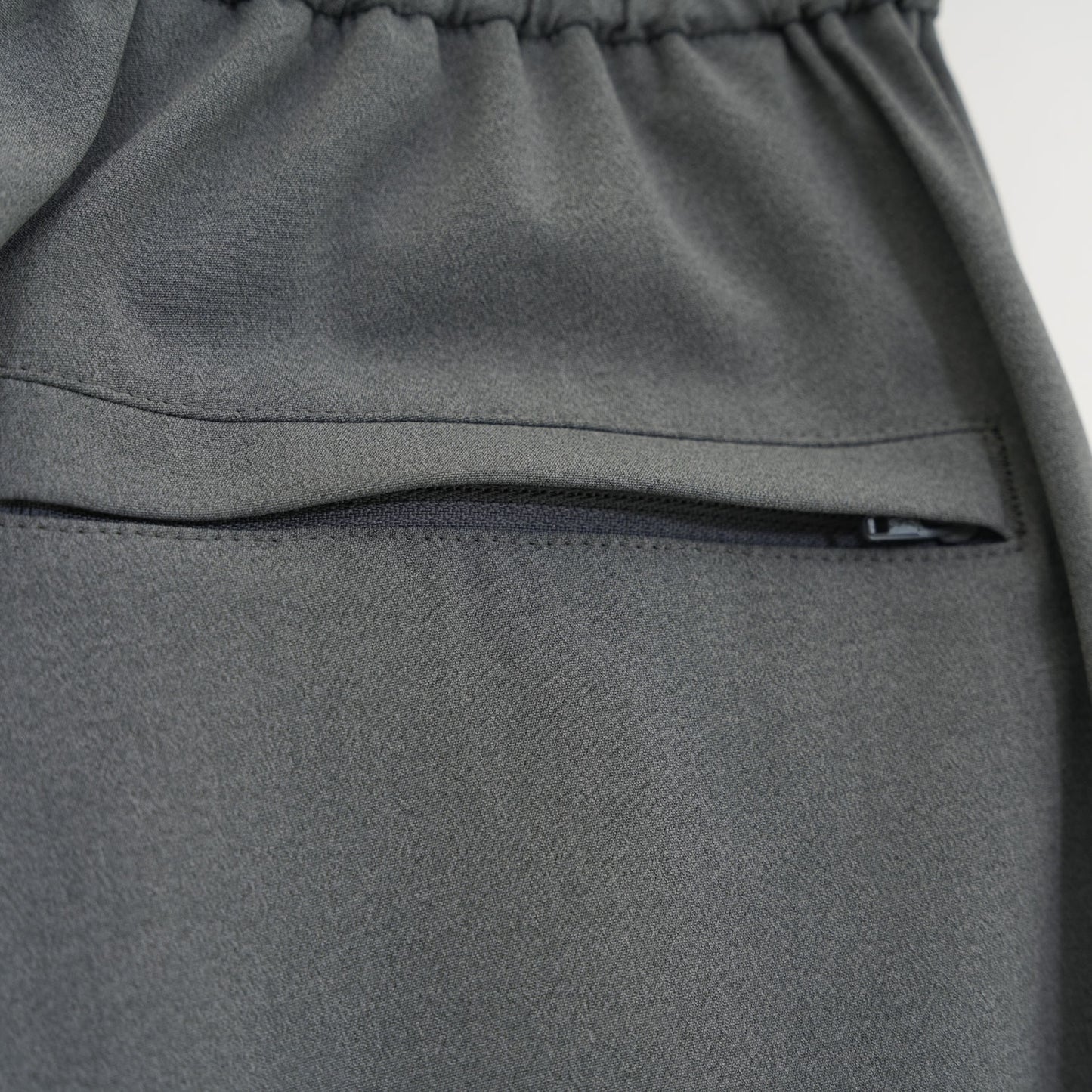 
                  
                    STRETCH TAPERED PANTS-GREEN-
                  
                
