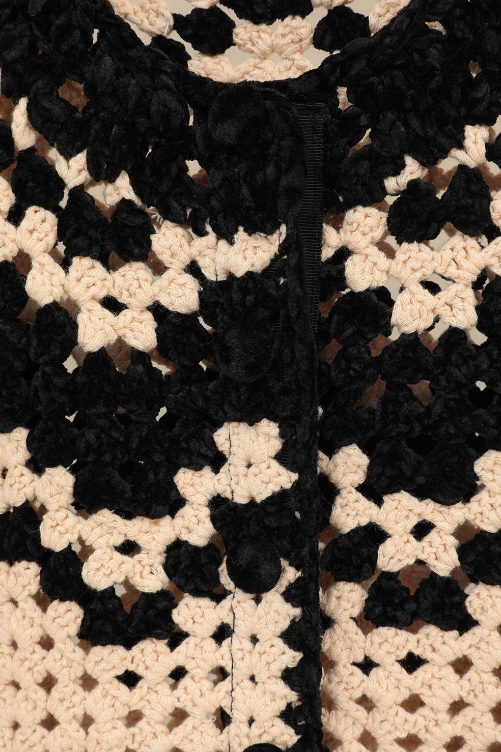 
                  
                    MALL BORDER HAND CROCHET KNIT CARDIGAN
                  
                