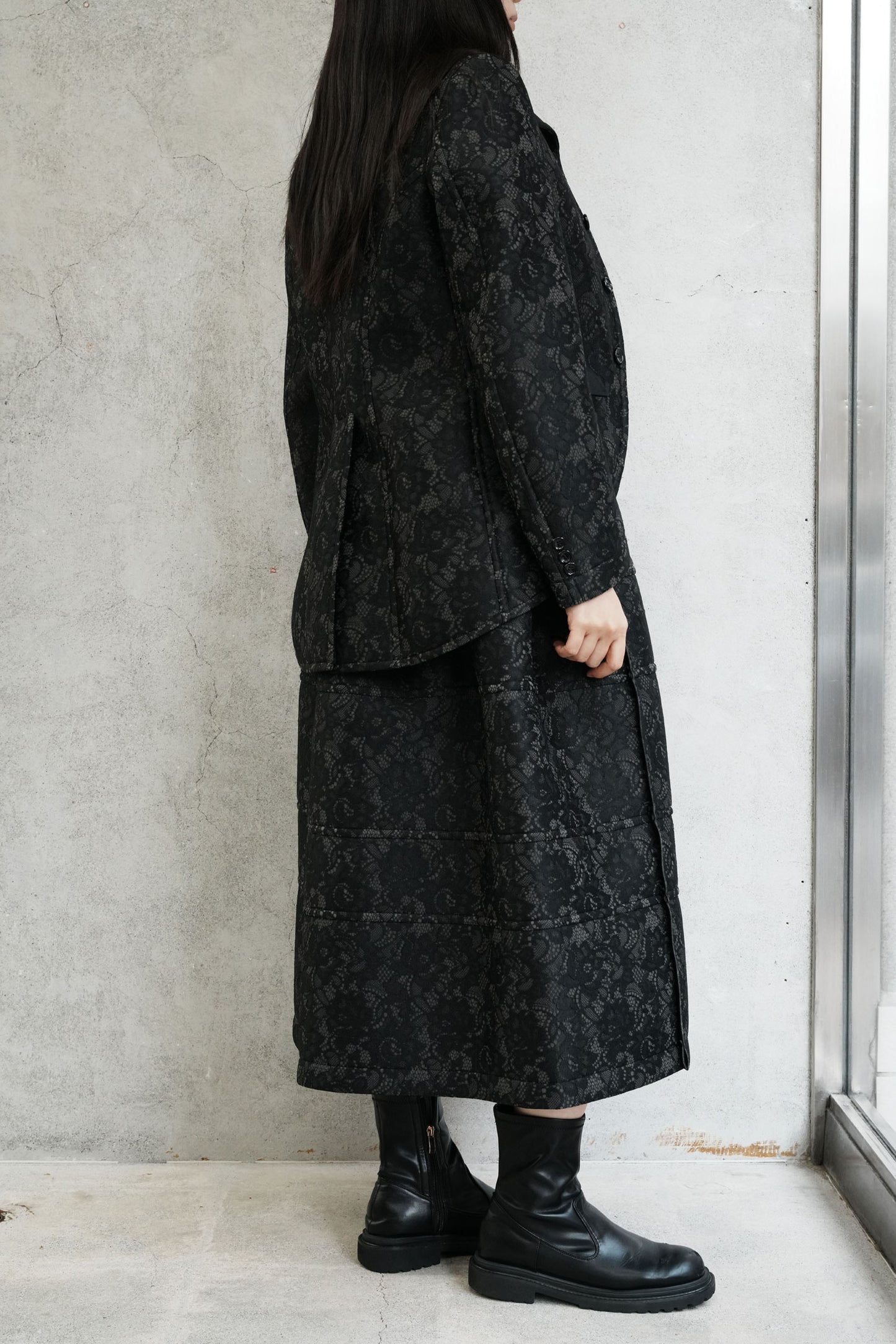 
                  
                    エステルレースボンディングスカート-BLACK-
                  
                