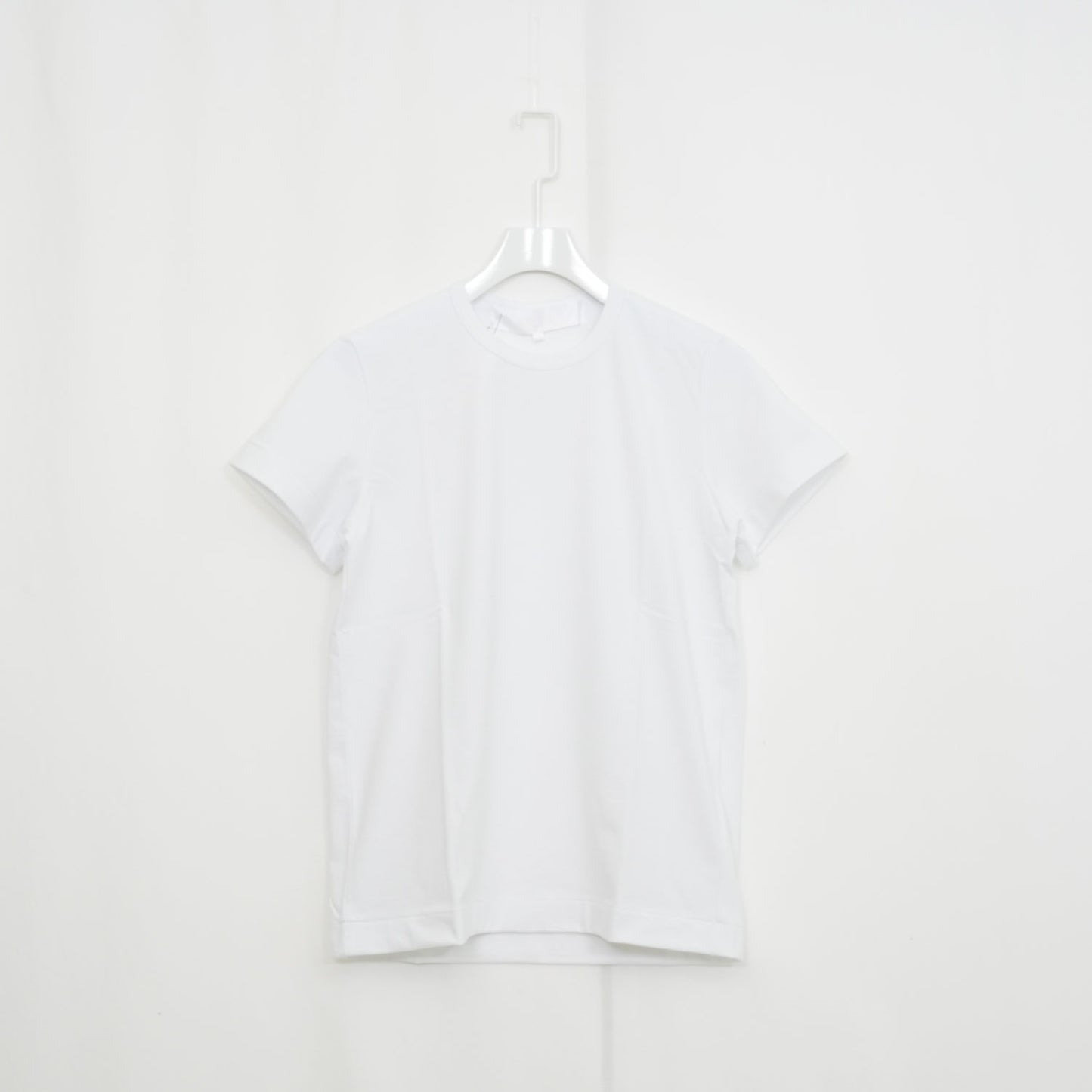 
                  
                    ポケットデザインTシャツ-WHITE-
                  
                