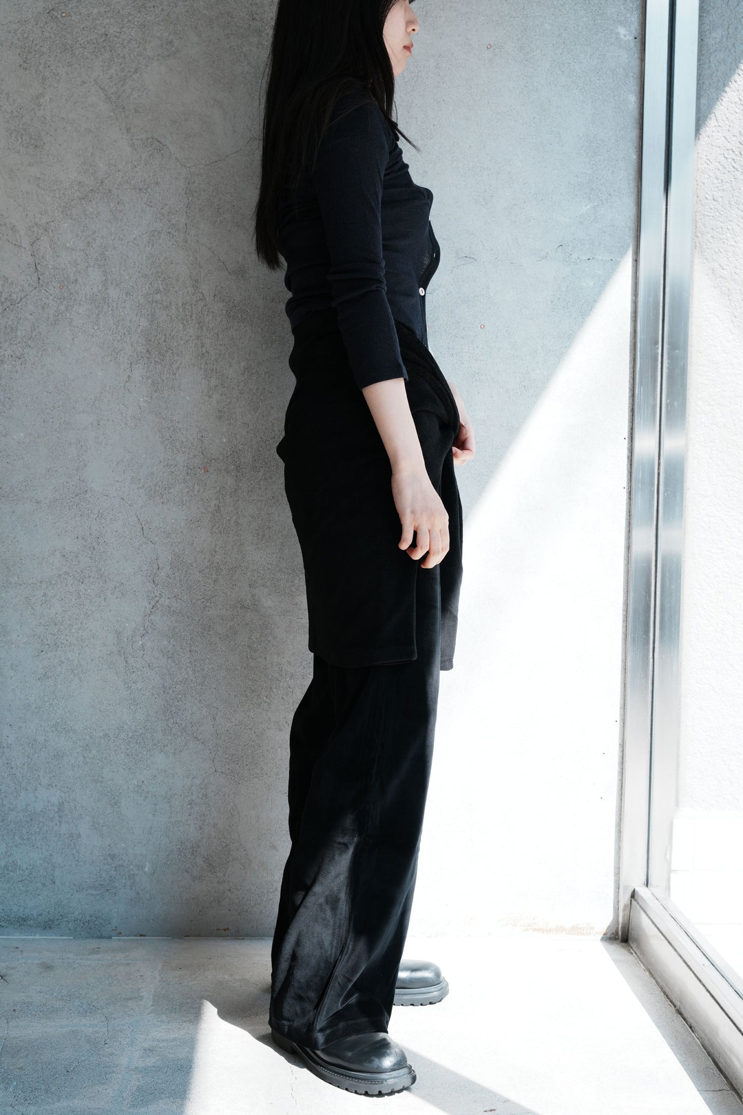 
                  
                    TRE SWEATPANTS-BLACK
                  
                