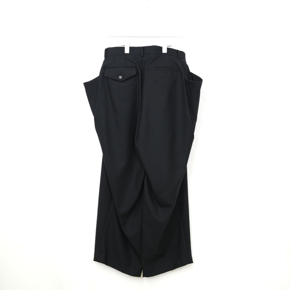 
                  
                    カラビナタックパンツ-BLACK-
                  
                