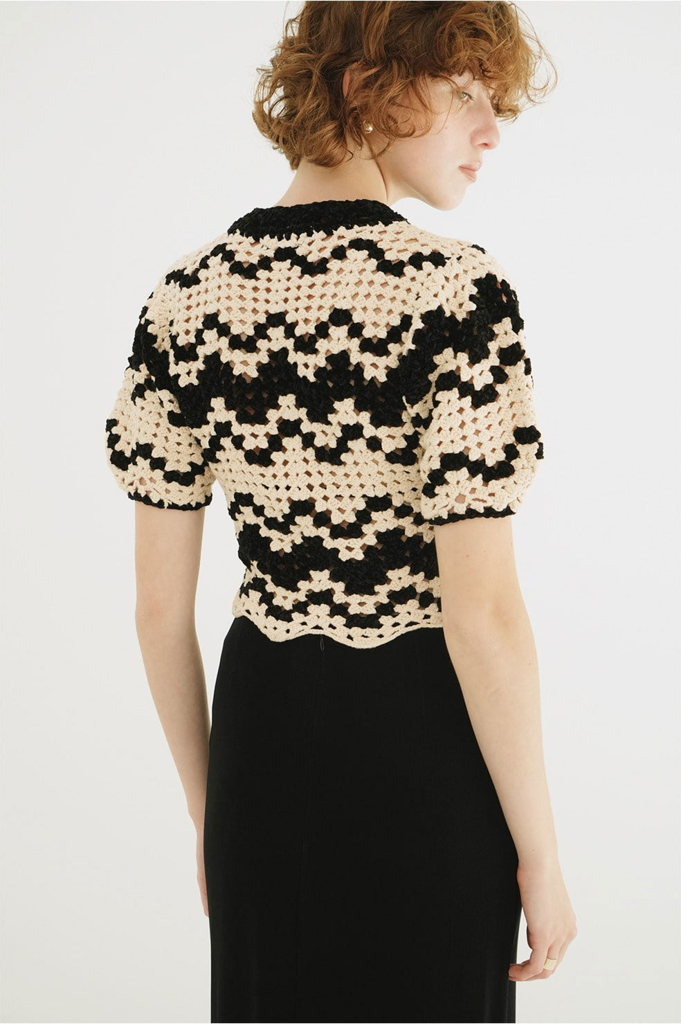
                  
                    MALL BORDER HAND CROCHET KNIT CARDIGAN
                  
                