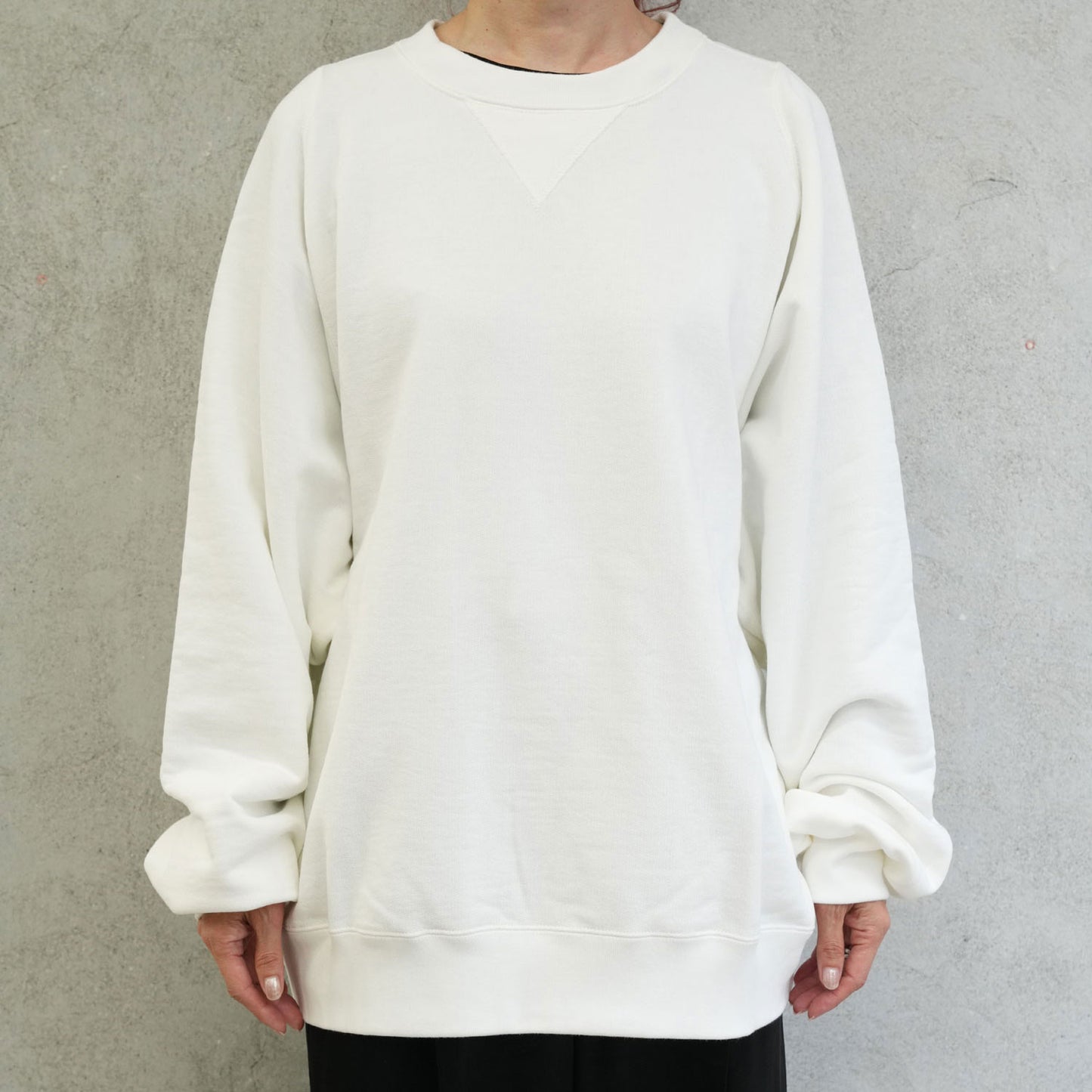 
                  
                    OVERSIZED ARMOR SWEAT -WHITE PRINTED-
                  
                