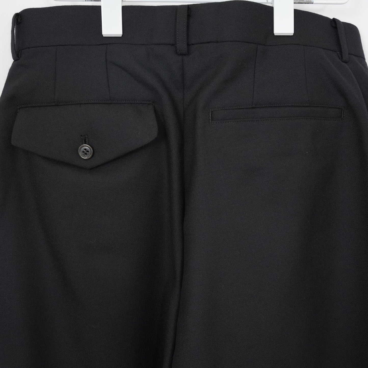 
                  
                    カラビナタックパンツ-BLACK-
                  
                