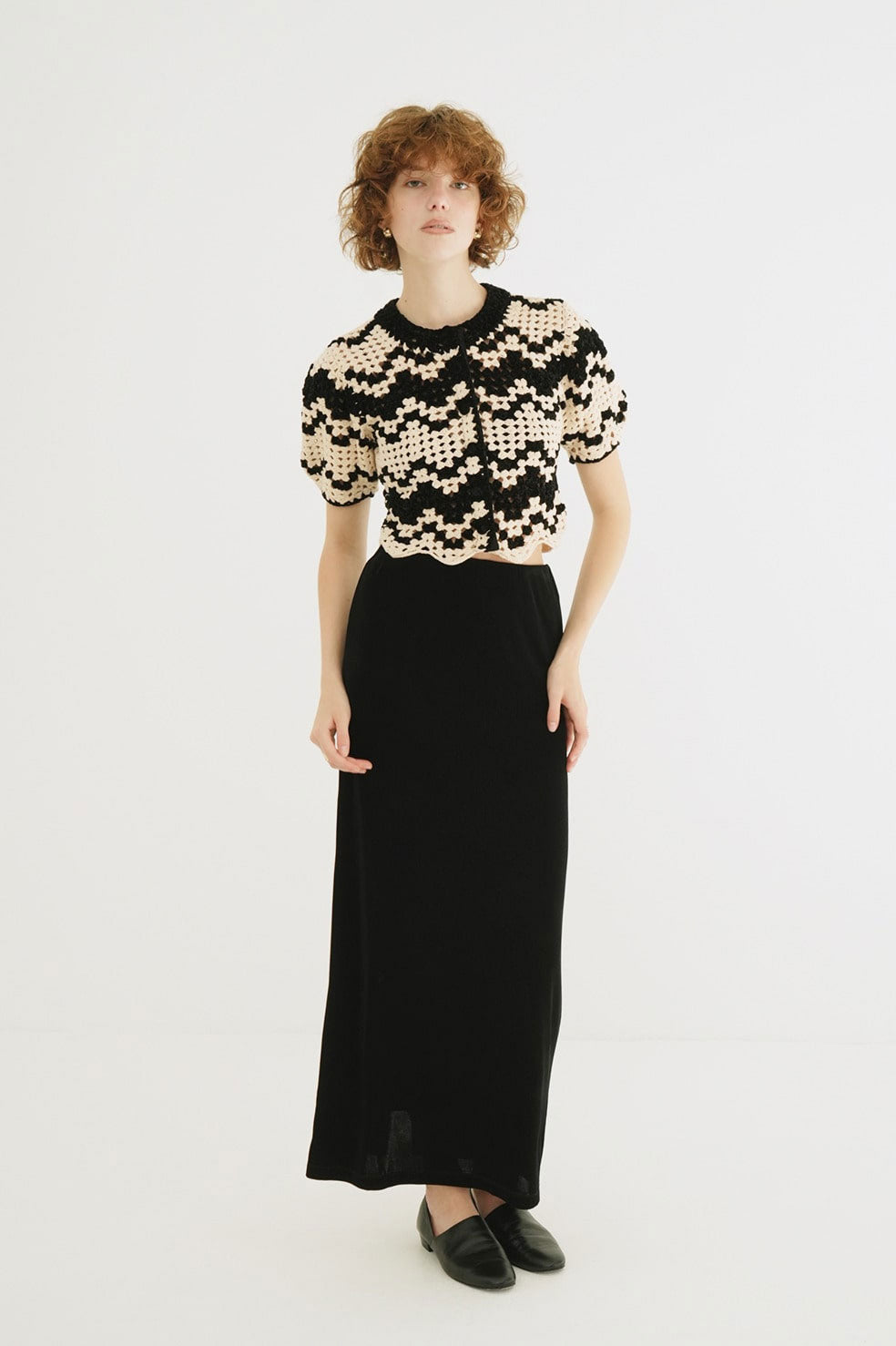 
                  
                    MALL BORDER HAND CROCHET KNIT CARDIGAN
                  
                