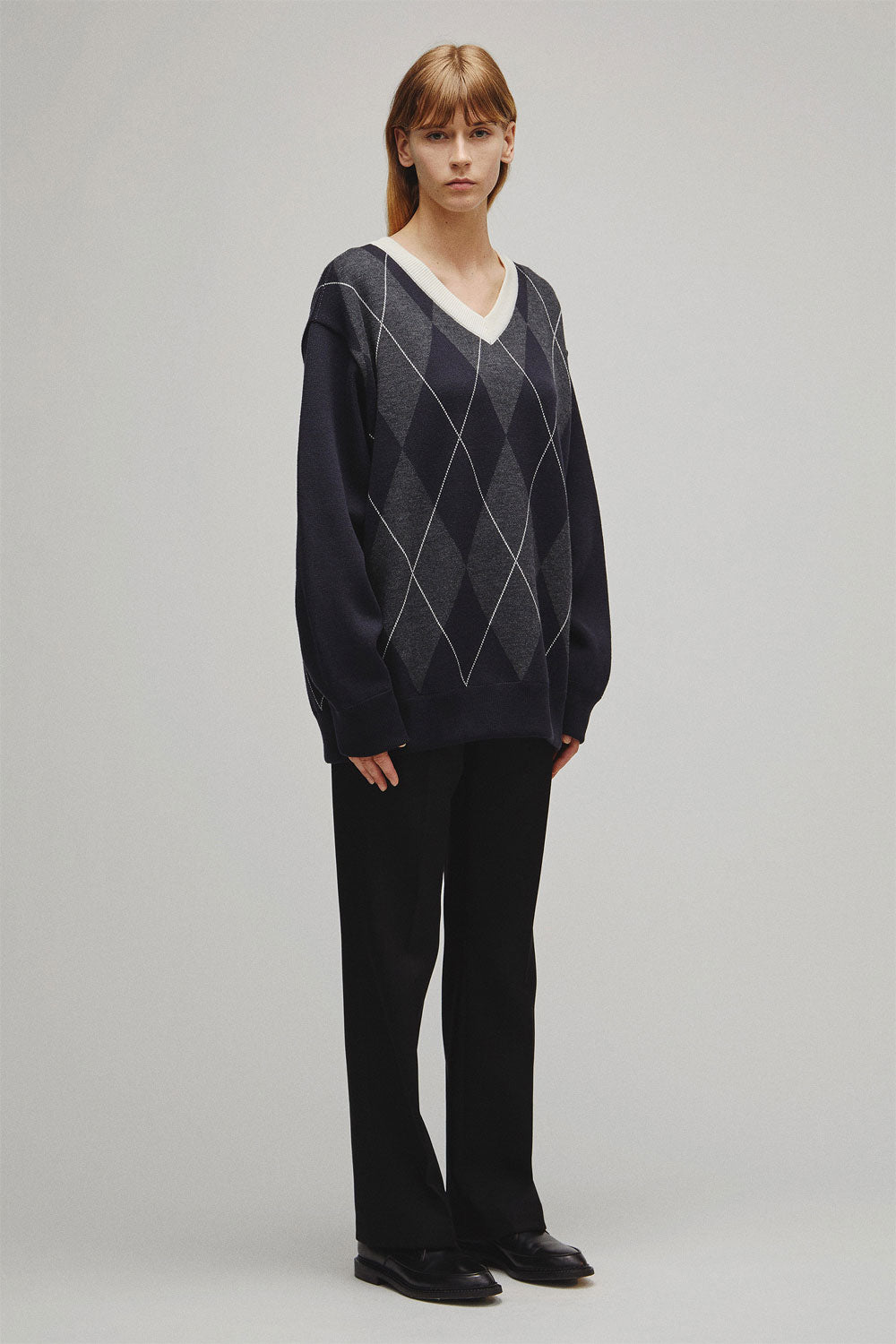 
                  
                    RERACS ARGYLE V NECK KNIT
                  
                