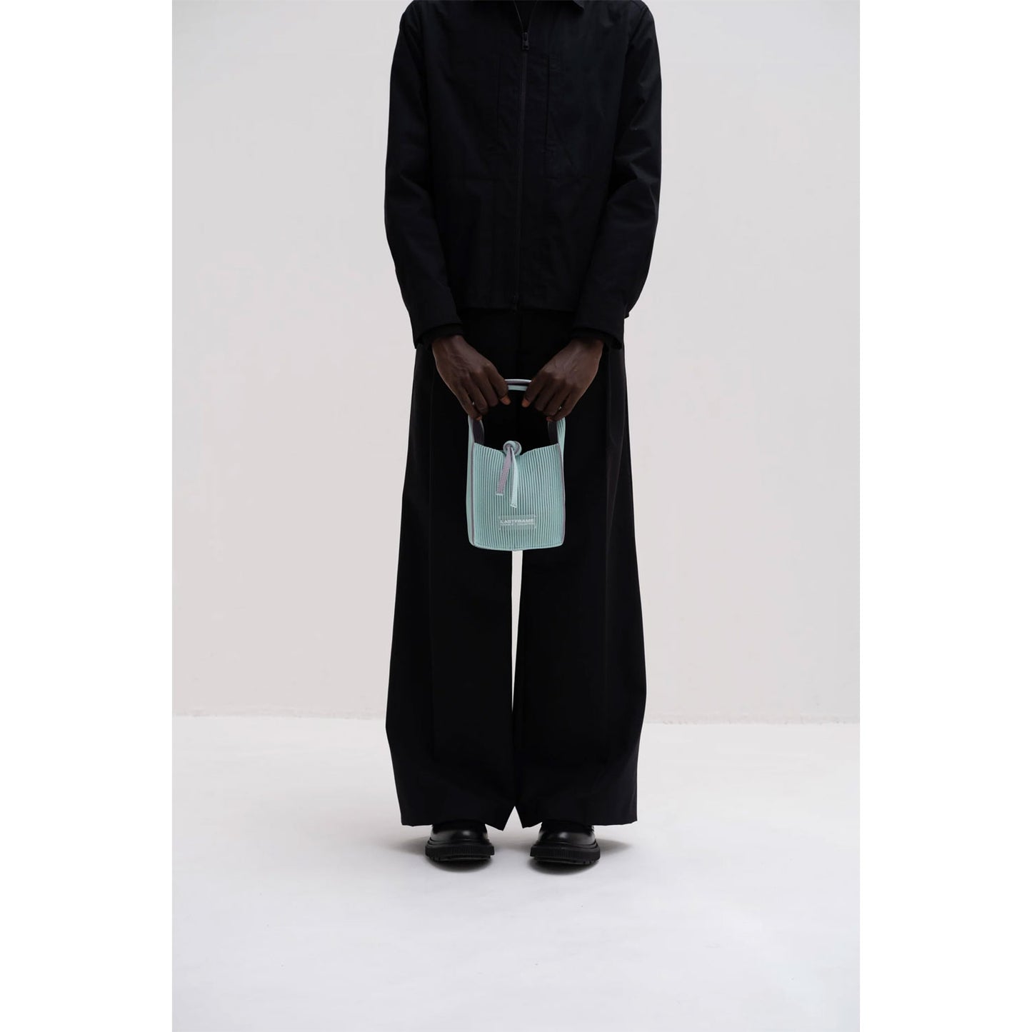 
                  
                    KASANE REVERSIBLE TASUKI TOTE MINI -MINT GREEN×GRAY-
                  
                