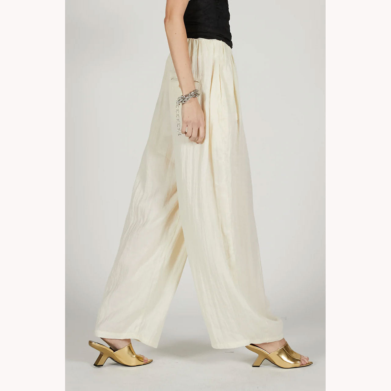 
                  
                    Satin Gathered Balloon Pants -WHITE-
                  
                
