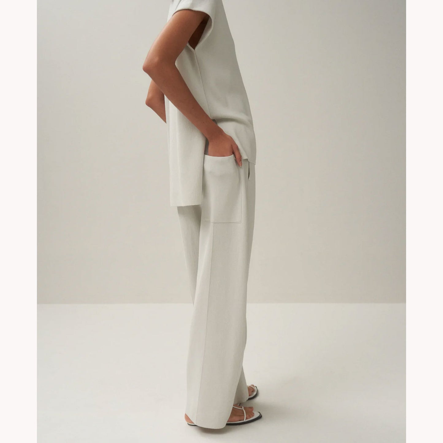 
                  
                    50/2 NATURAL DYED ORGANIC | STRAIGHT EASY PANTS -CHARCOAL GREY-
                  
                