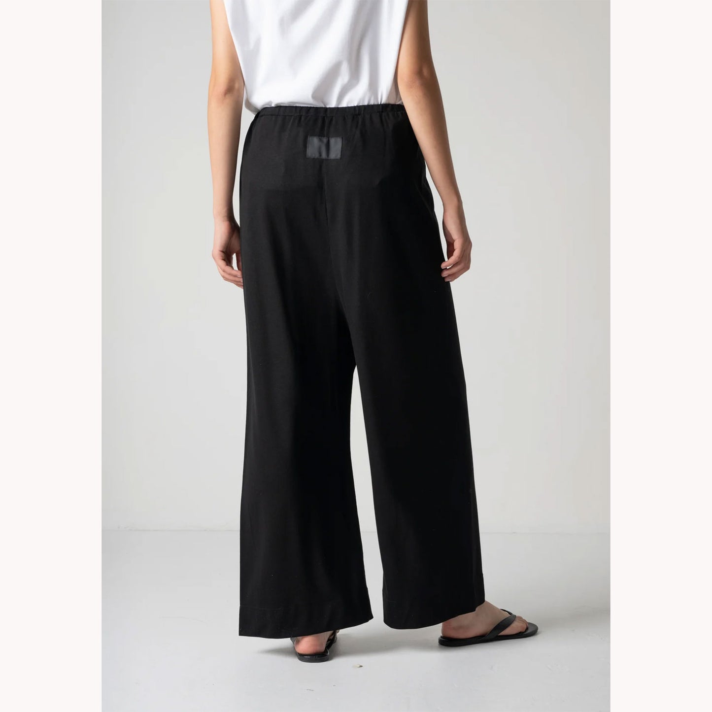 
                  
                    ALISON TROUSERS -BLACK-
                  
                