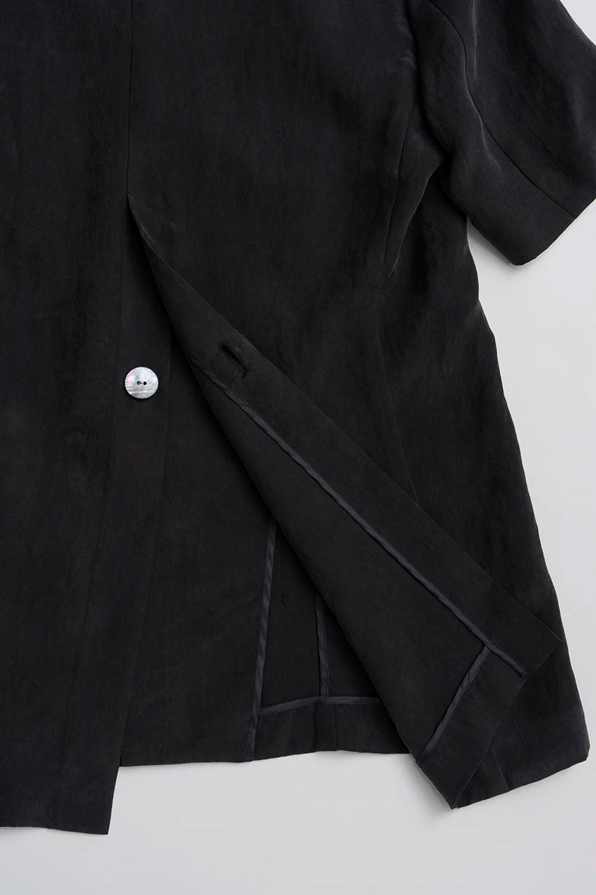 
                  
                    Fibril Half-Sleeve Jacket -BLACK-
                  
                
