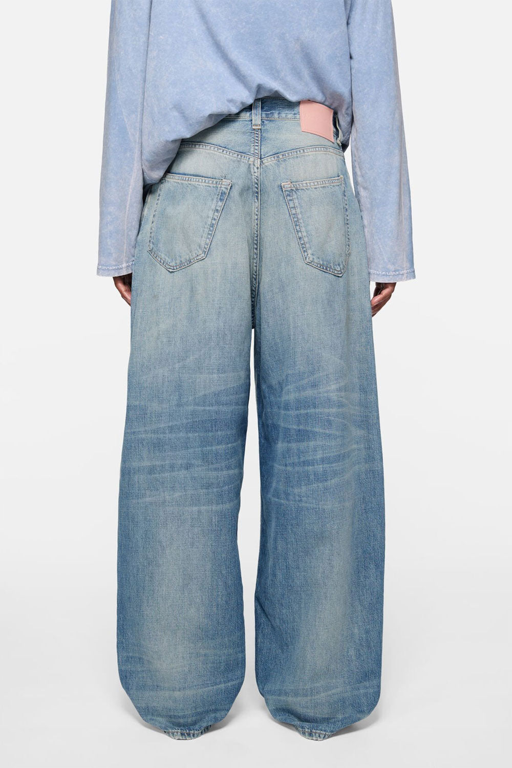 
                  
                    ACNE STUDIOS 2023 U -DAYBREAK-
                  
                