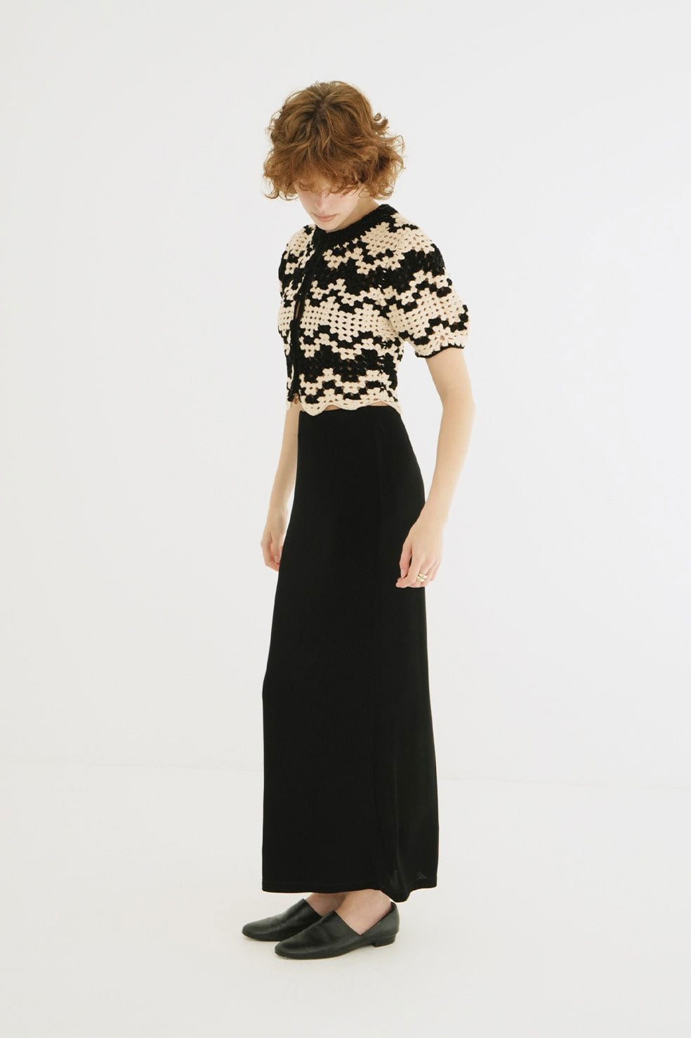 
                  
                    MALL BORDER HAND CROCHET KNIT CARDIGAN
                  
                